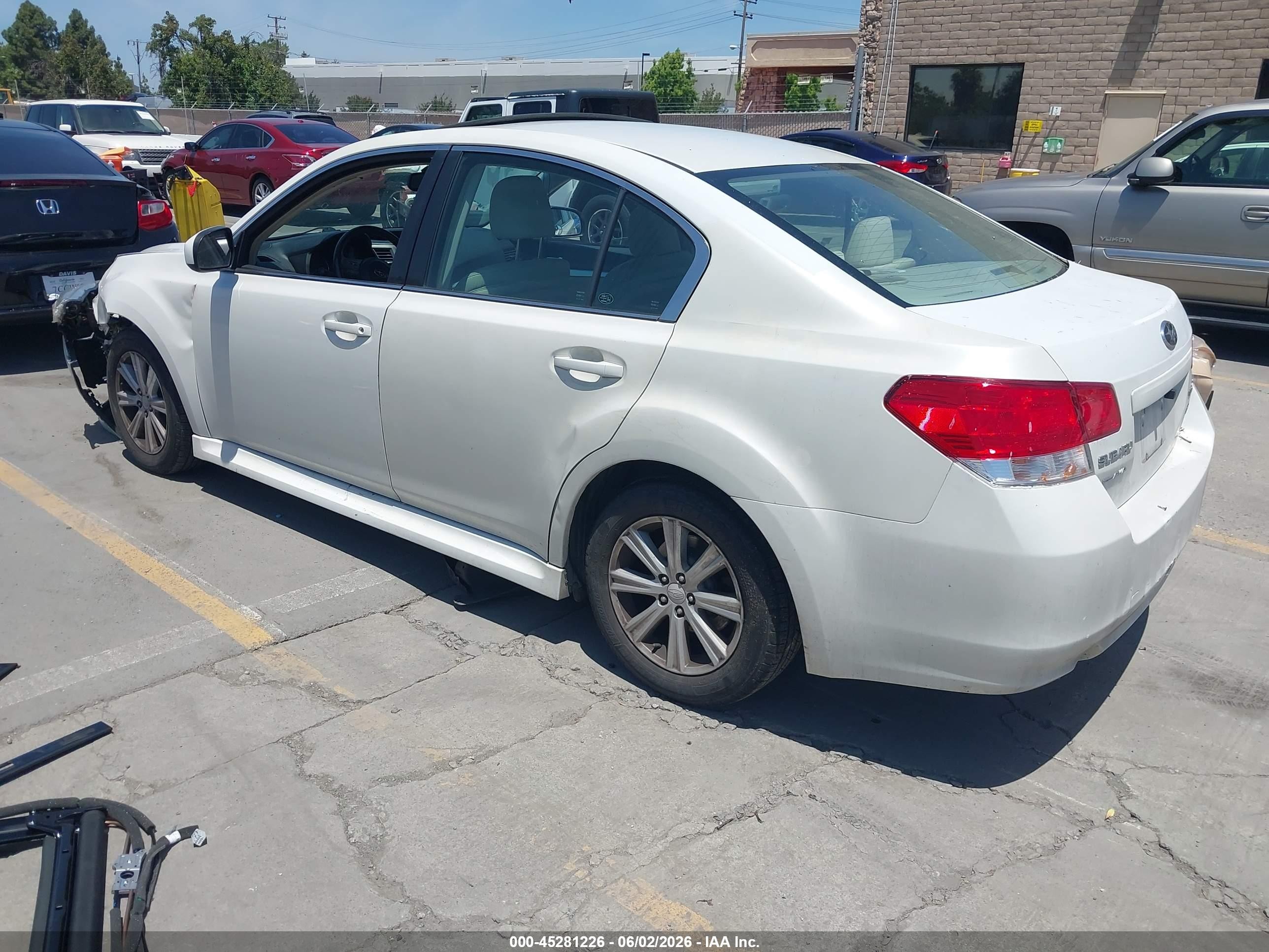 2010 Subaru Legacy 2.5i Premium White vin: 4S3BMBH64A3219206