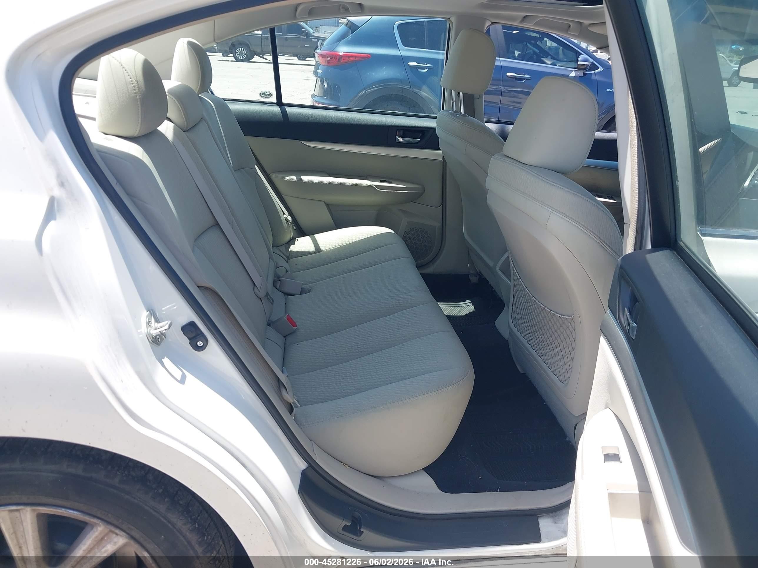 2010 Subaru Legacy 2.5i Premium White vin: 4S3BMBH64A3219206