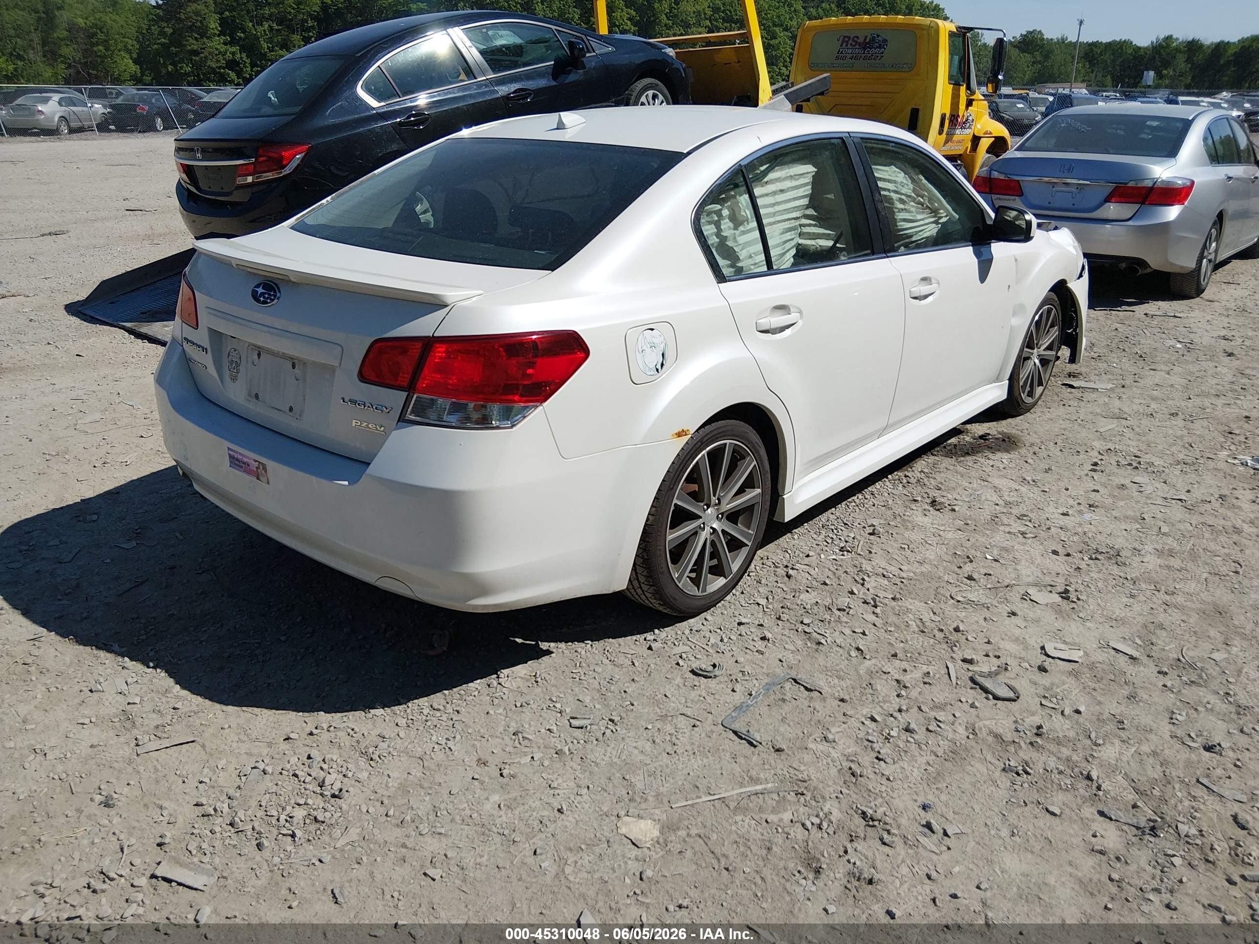 2014 Subaru Legacy 2.5 I Sport White vin: 4S3BMBH64E3027693