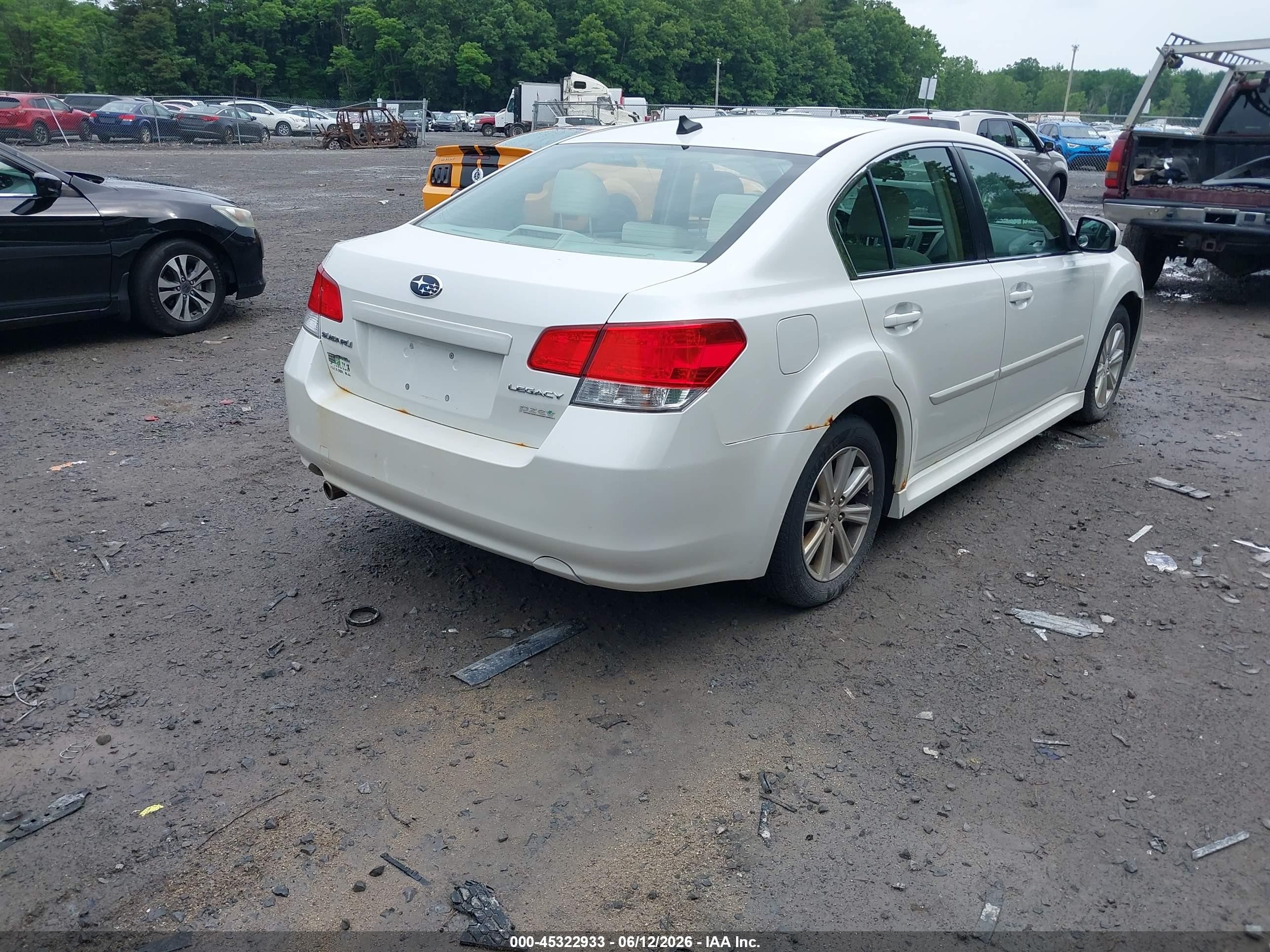 2012 Subaru Legacy 2.5i Premium White vin: 4S3BMBH6XC3019191