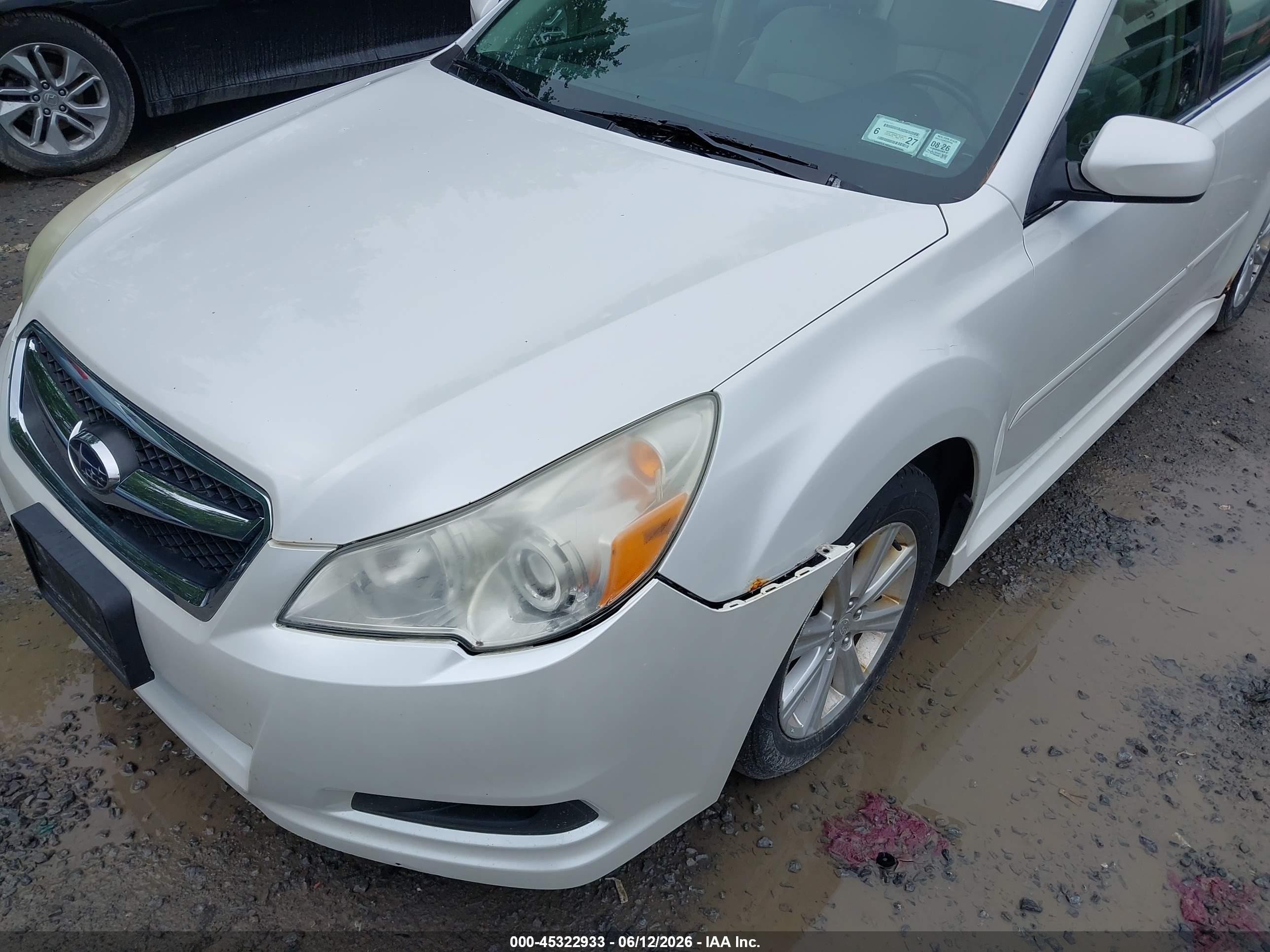 2012 Subaru Legacy 2.5i Premium White vin: 4S3BMBH6XC3019191