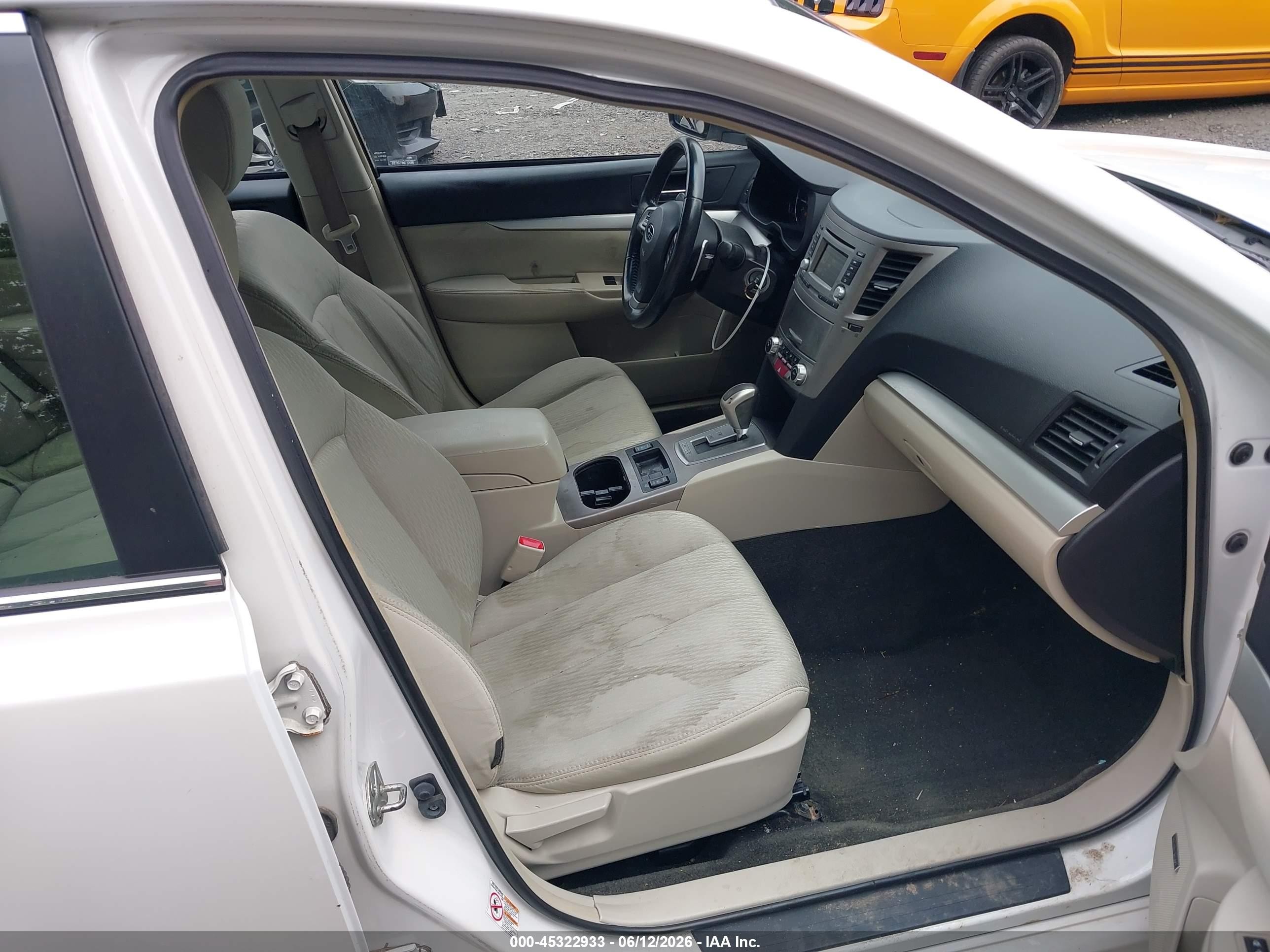 2012 Subaru Legacy 2.5i Premium White vin: 4S3BMBH6XC3019191