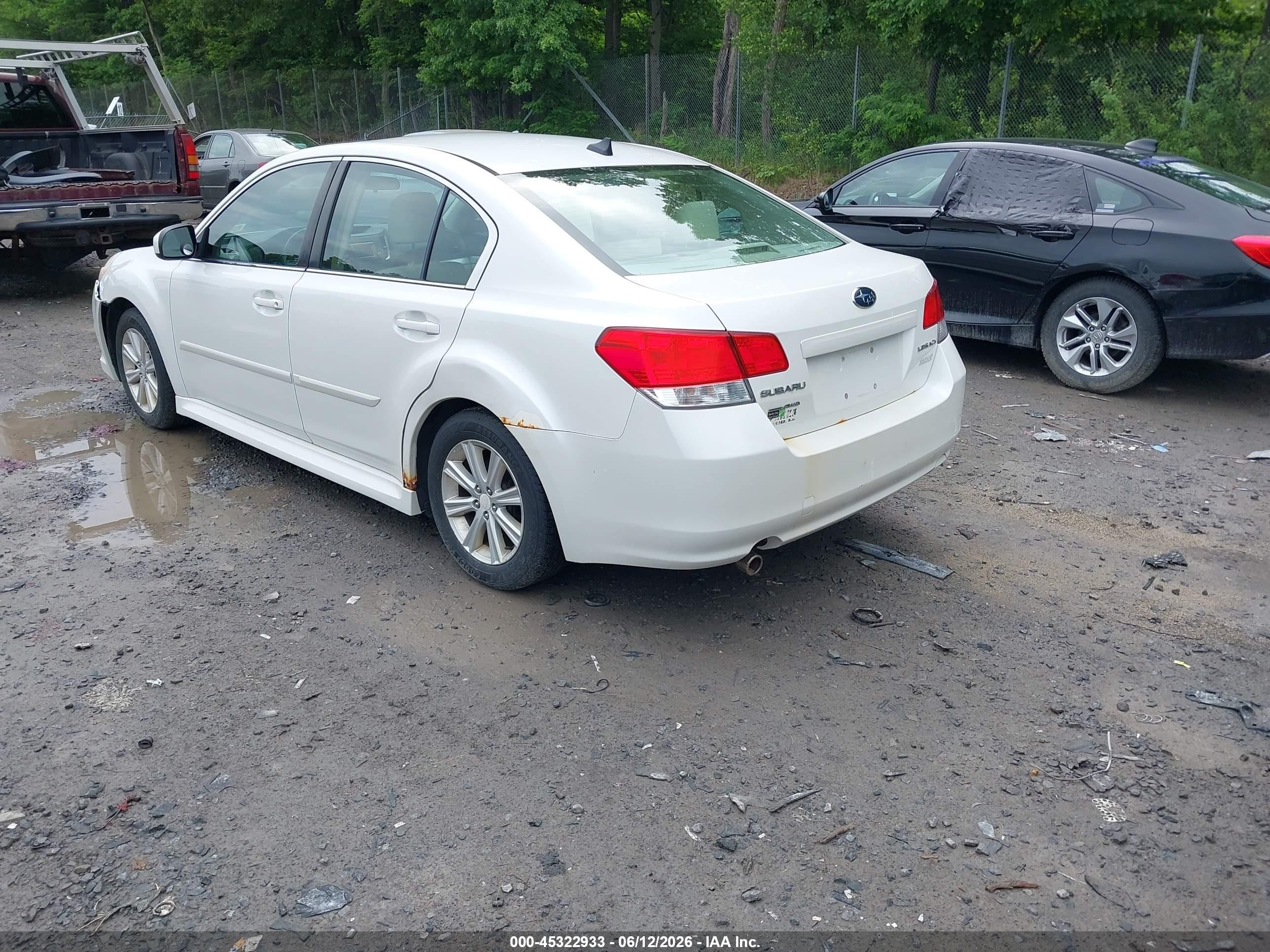 2012 Subaru Legacy 2.5i Premium White vin: 4S3BMBH6XC3019191