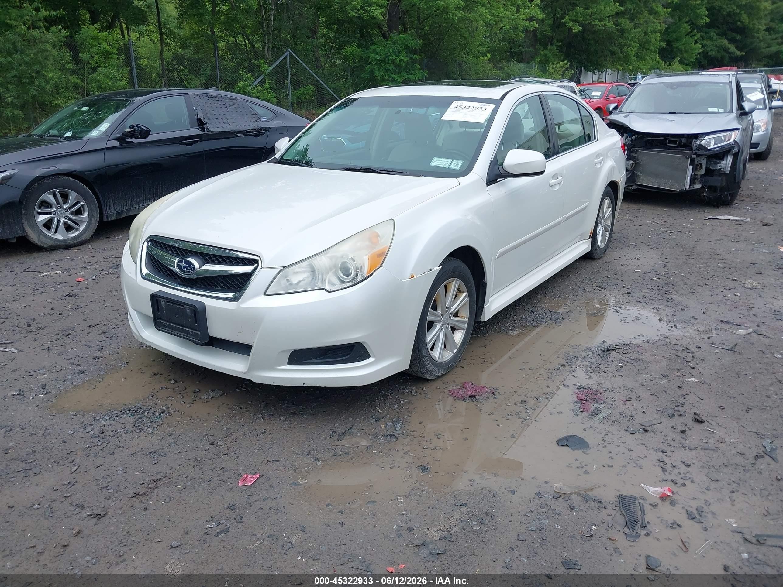 2012 Subaru Legacy 2.5i Premium White vin: 4S3BMBH6XC3019191
