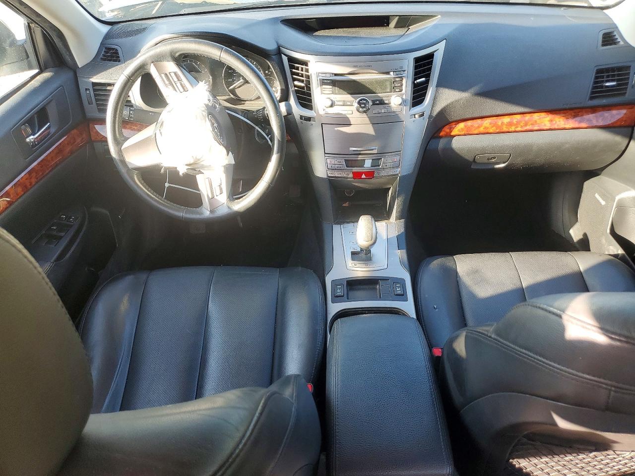 2011 Subaru Legacy 2.5i Limited Silver vin: 4S3BMBJ68B3239521