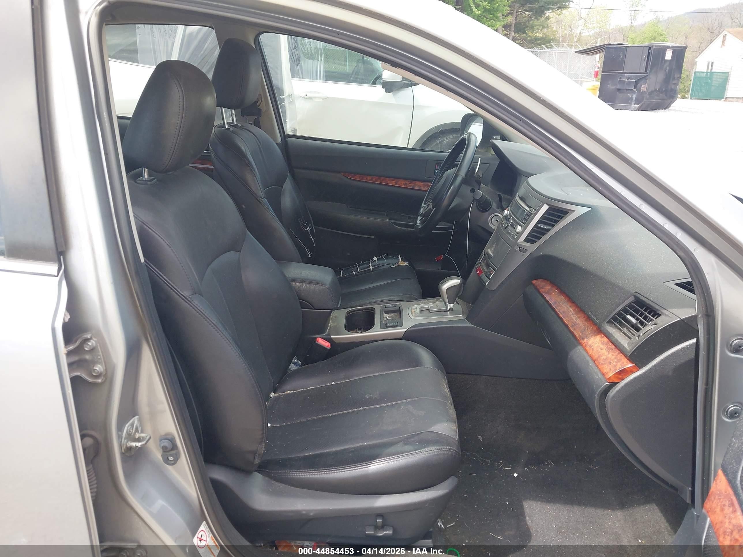 2011 Subaru Legacy 2.5i Limited Silver vin: 4S3BMBJ68B3250504