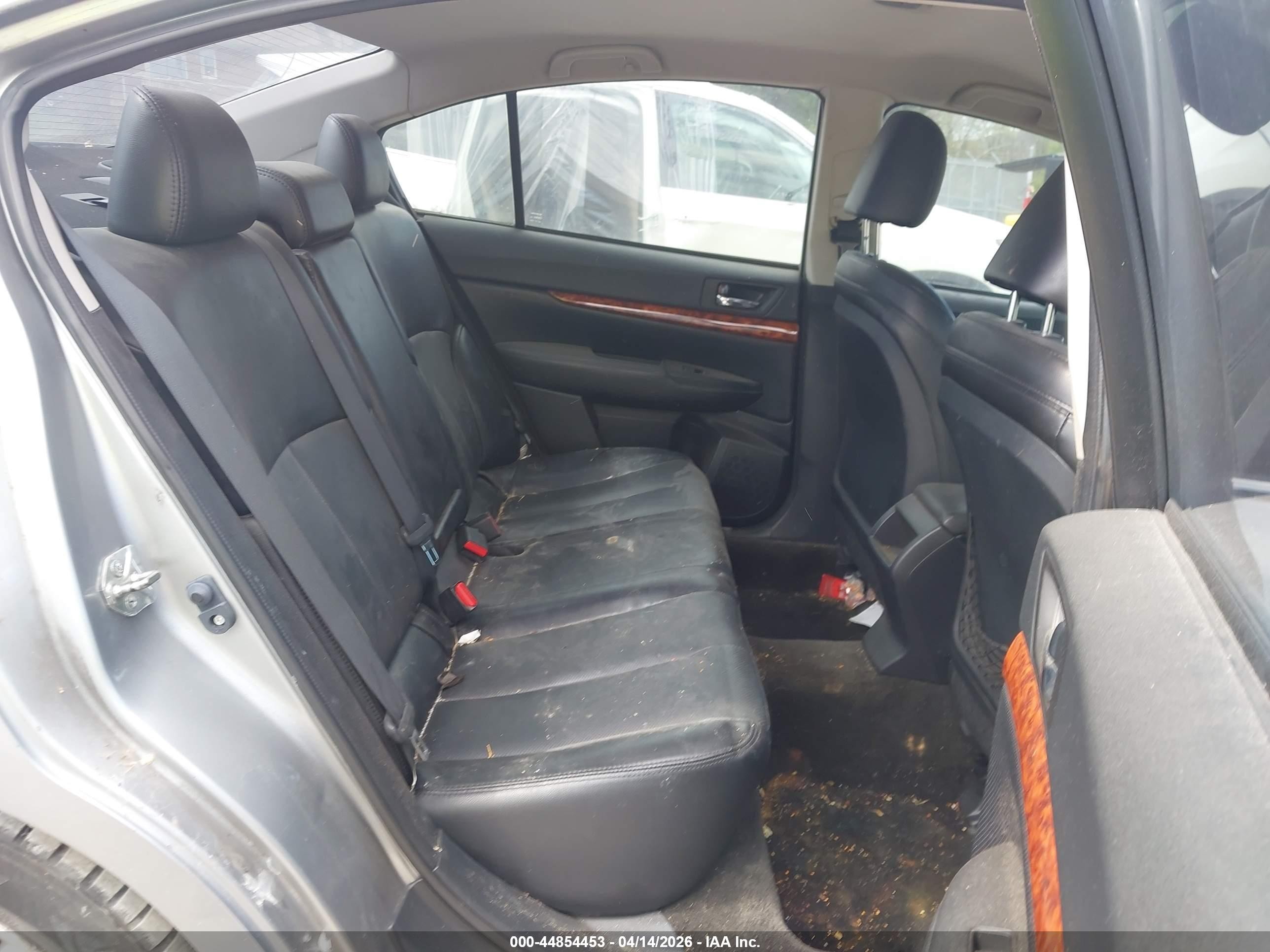 2011 Subaru Legacy 2.5i Limited Silver vin: 4S3BMBJ68B3250504