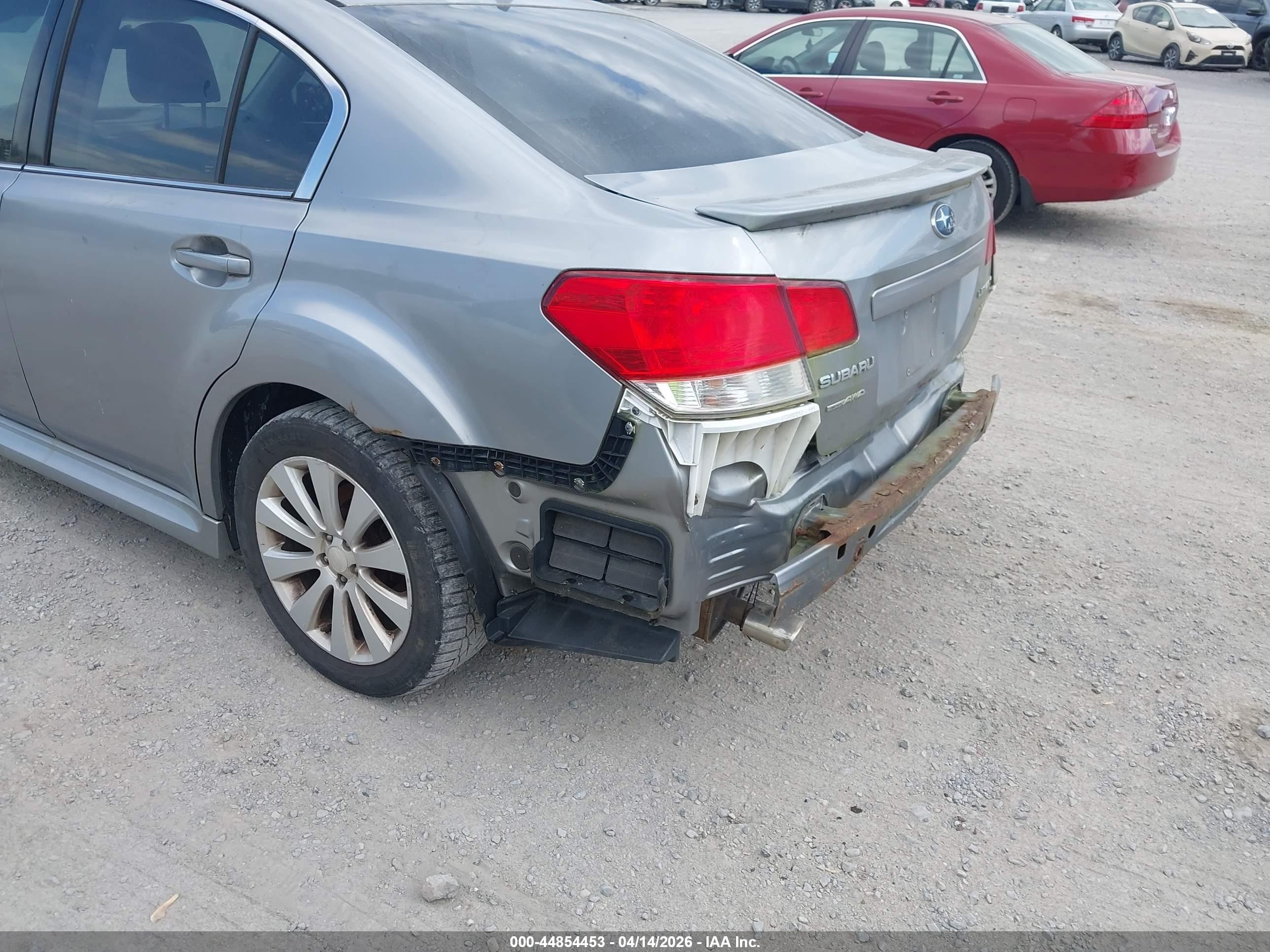 2011 Subaru Legacy 2.5i Limited Silver vin: 4S3BMBJ68B3250504