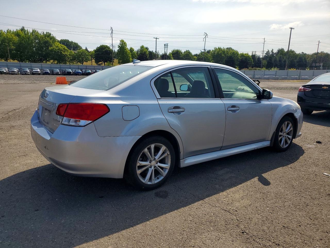 2013 Subaru Legacy 2.5i Limited Silver vin: 4S3BMBJ68D3005527