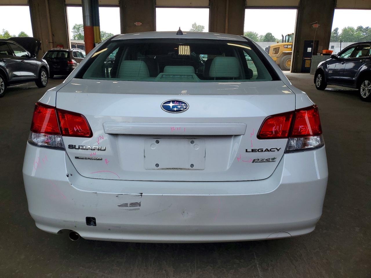 2011 Subaru Legacy 2.5i Limited White vin: 4S3BMBK60B3253704