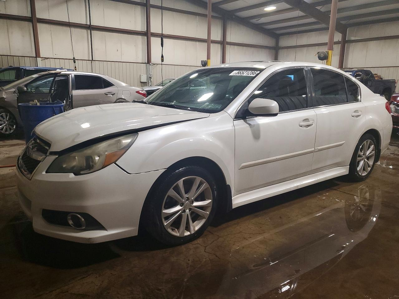 2013 Subaru Legacy 2.5i Limited White vin: 4S3BMBK60D3020585