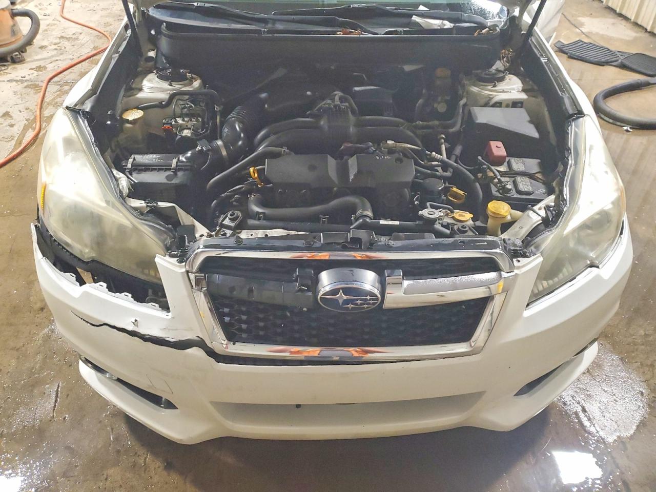 2013 Subaru Legacy 2.5i Limited Белый vin: 4S3BMBK60D3020585