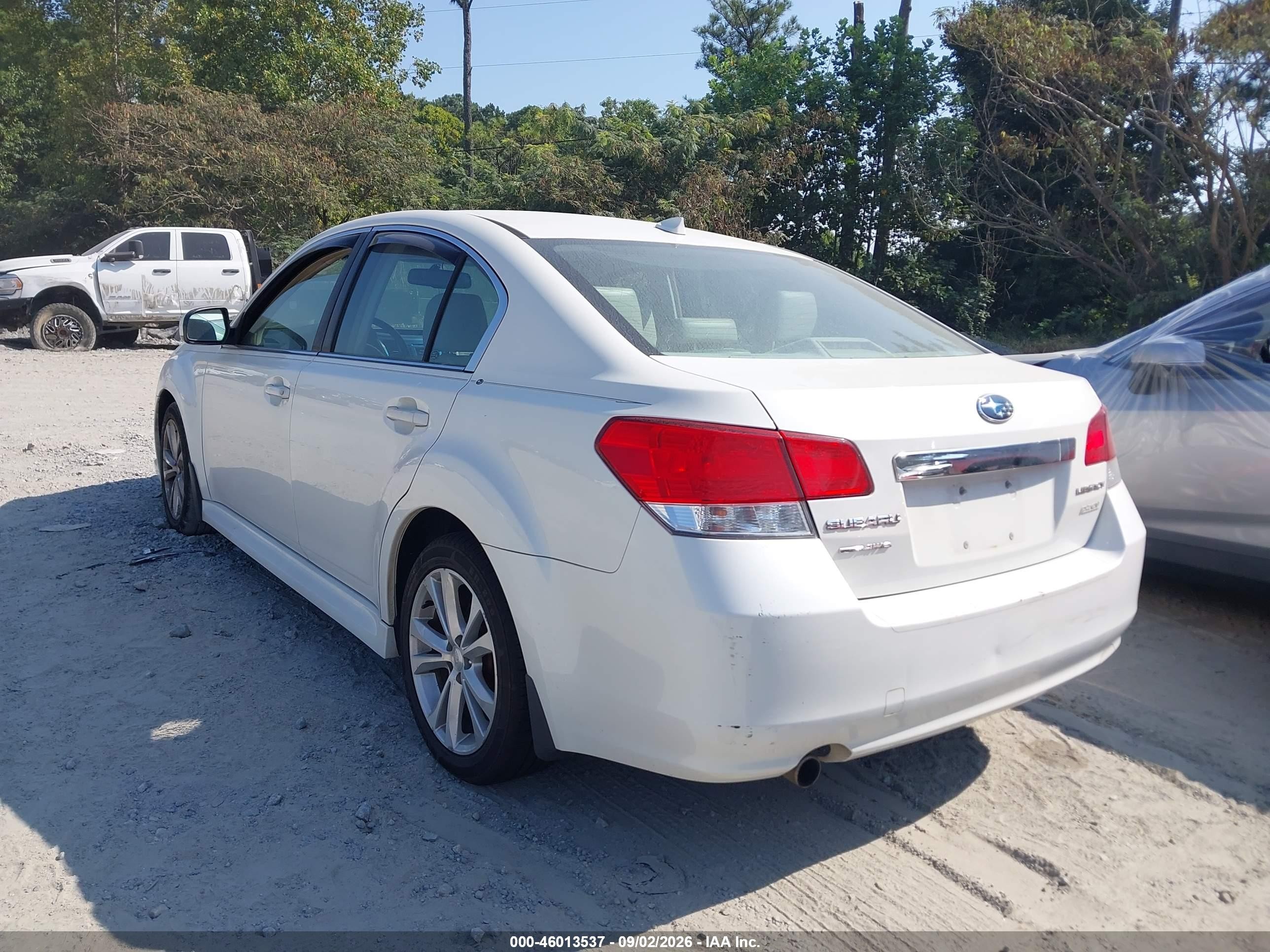 2013 Subaru Legacy 2.5i Limited White vin: 4S3BMBK60D3022787
