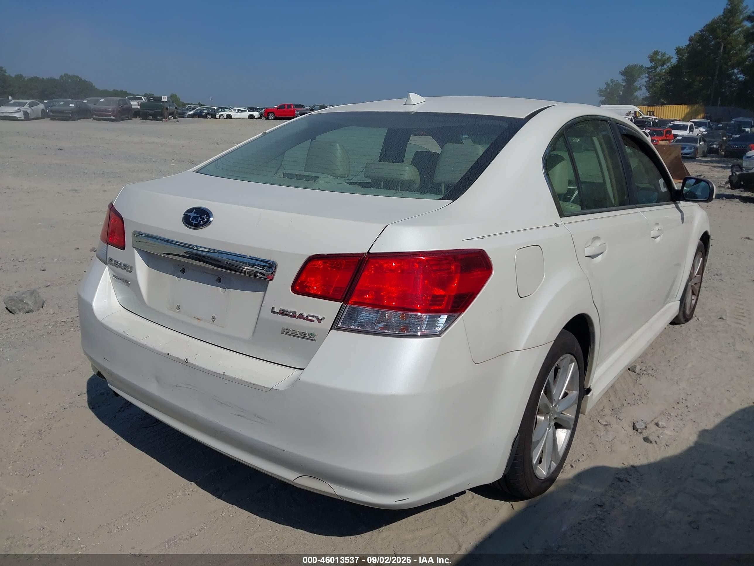 2013 Subaru Legacy 2.5i Limited White vin: 4S3BMBK60D3022787