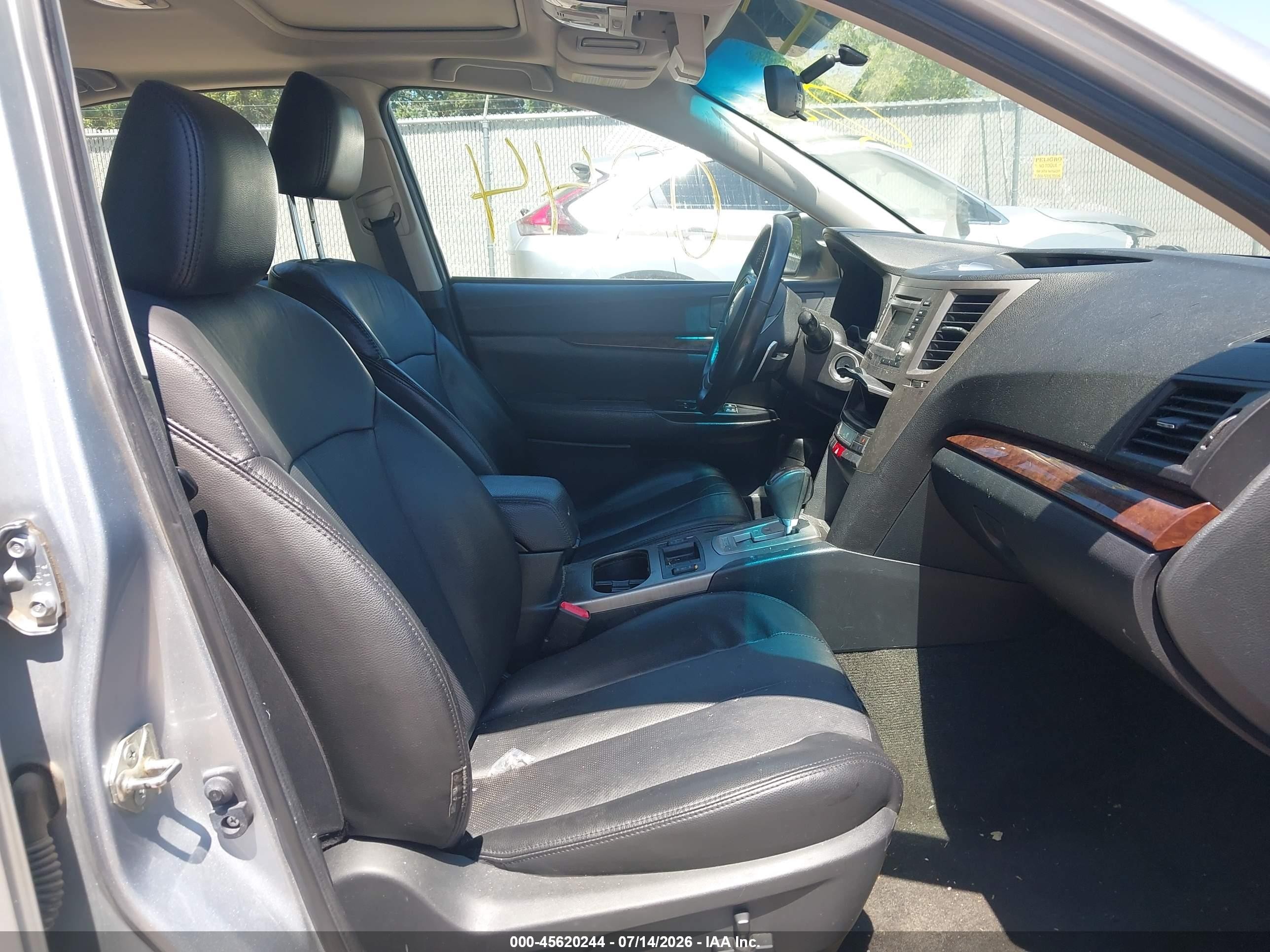 2013 Subaru Legacy 2.5i Limited Silver vin: 4S3BMBK60D3036320