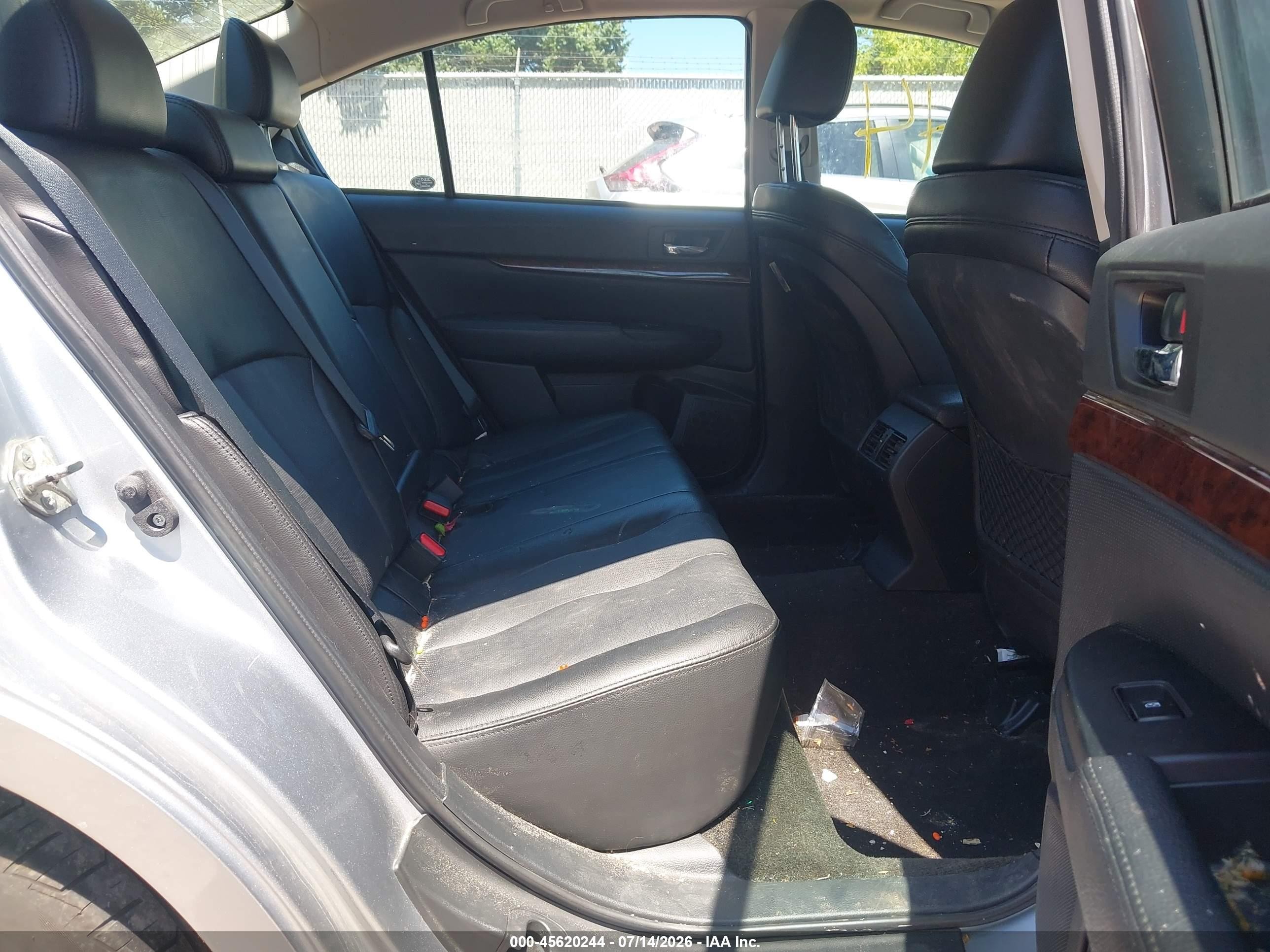 2013 Subaru Legacy 2.5i Limited Silver vin: 4S3BMBK60D3036320