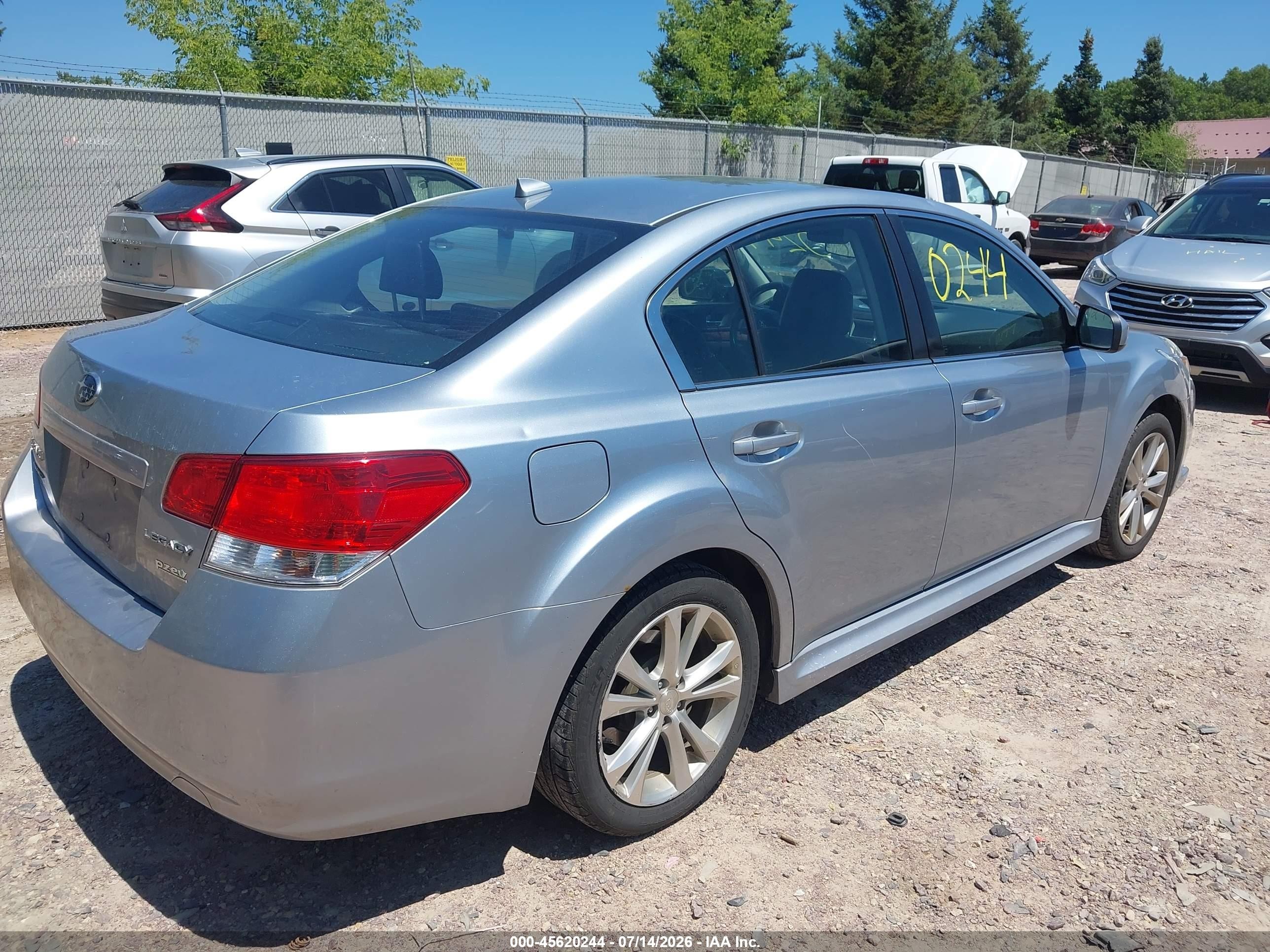 2013 Subaru Legacy 2.5i Limited Silver vin: 4S3BMBK60D3036320