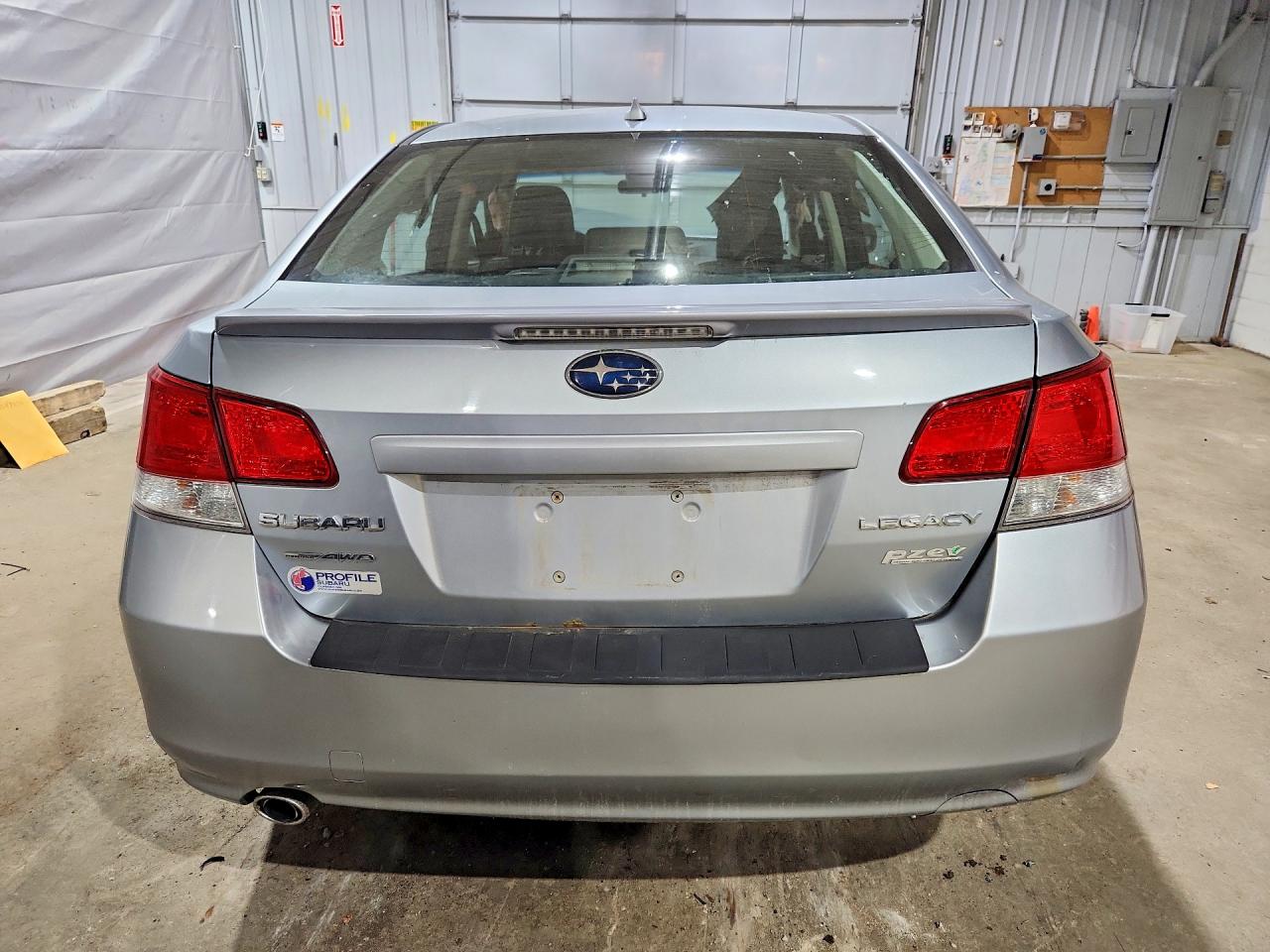 2013 Subaru Legacy 2.5i Limited Silver vin: 4S3BMBK61D3022796