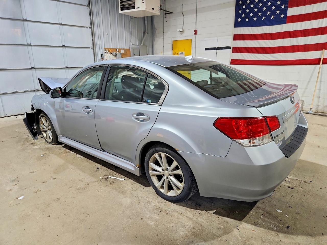 2013 Subaru Legacy 2.5i Limited Silver vin: 4S3BMBK61D3022796