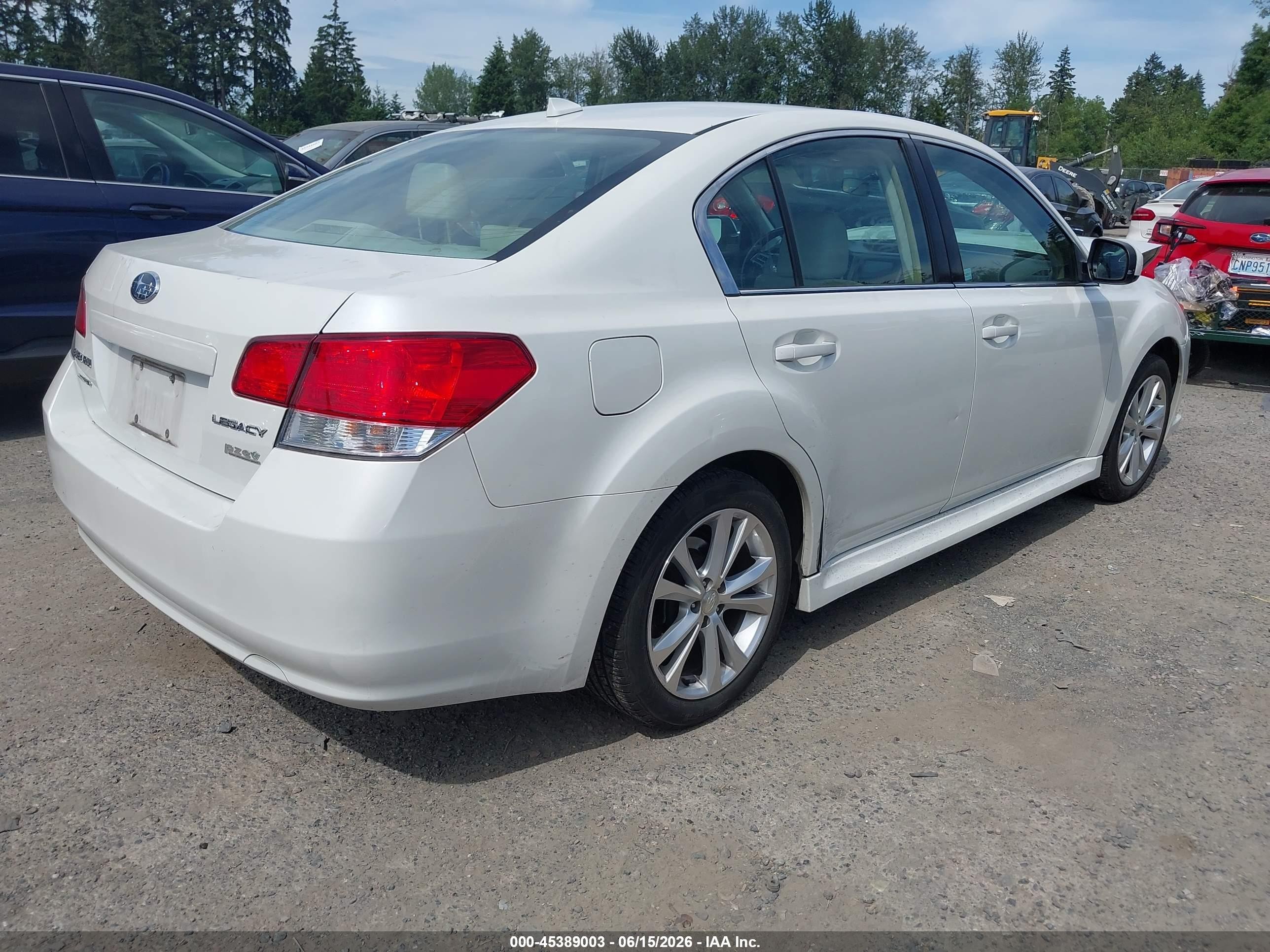 2013 Subaru Legacy 2.5i Limited White vin: 4S3BMBK61D3048606