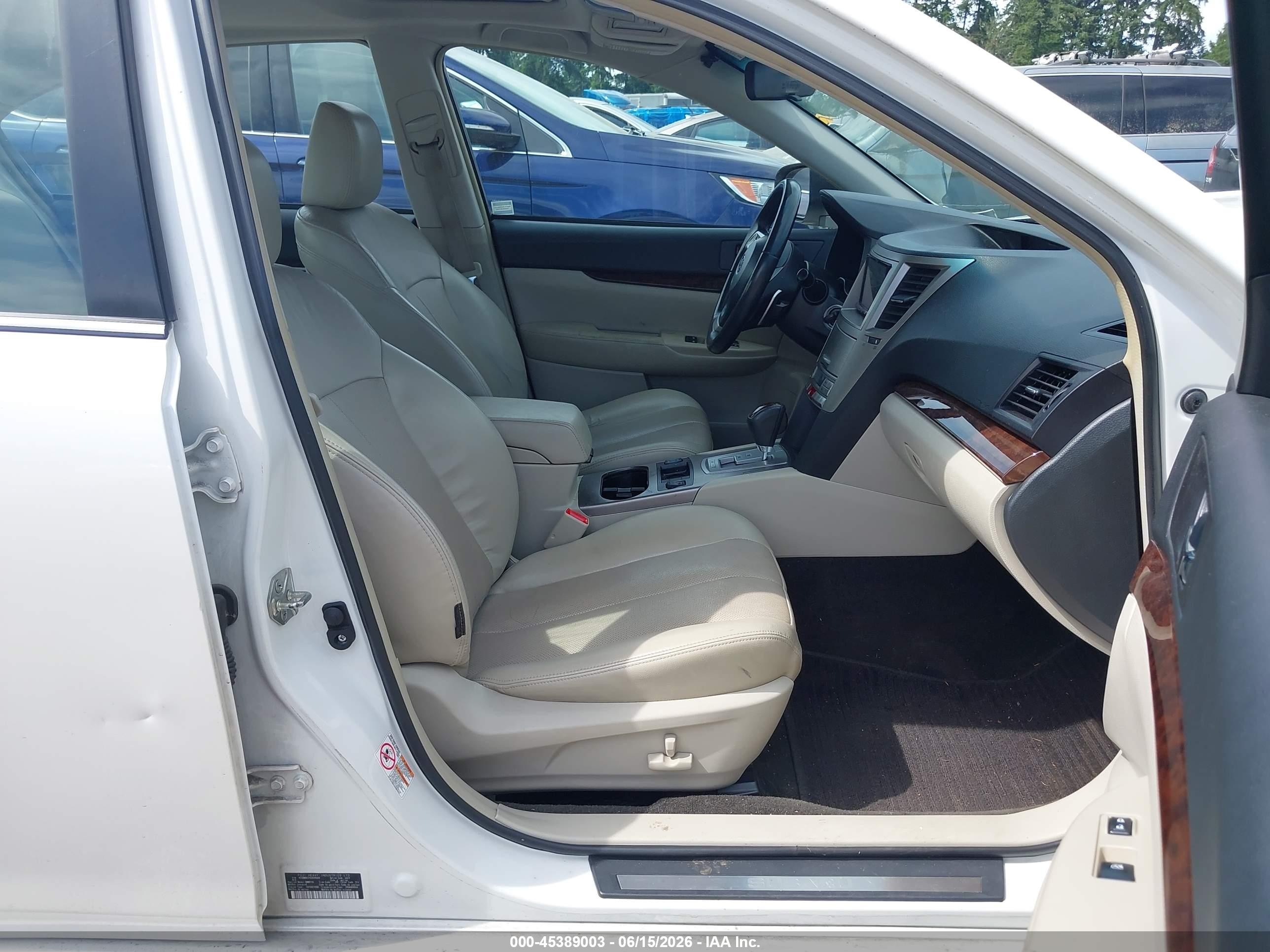 2013 Subaru Legacy 2.5i Limited White vin: 4S3BMBK61D3048606