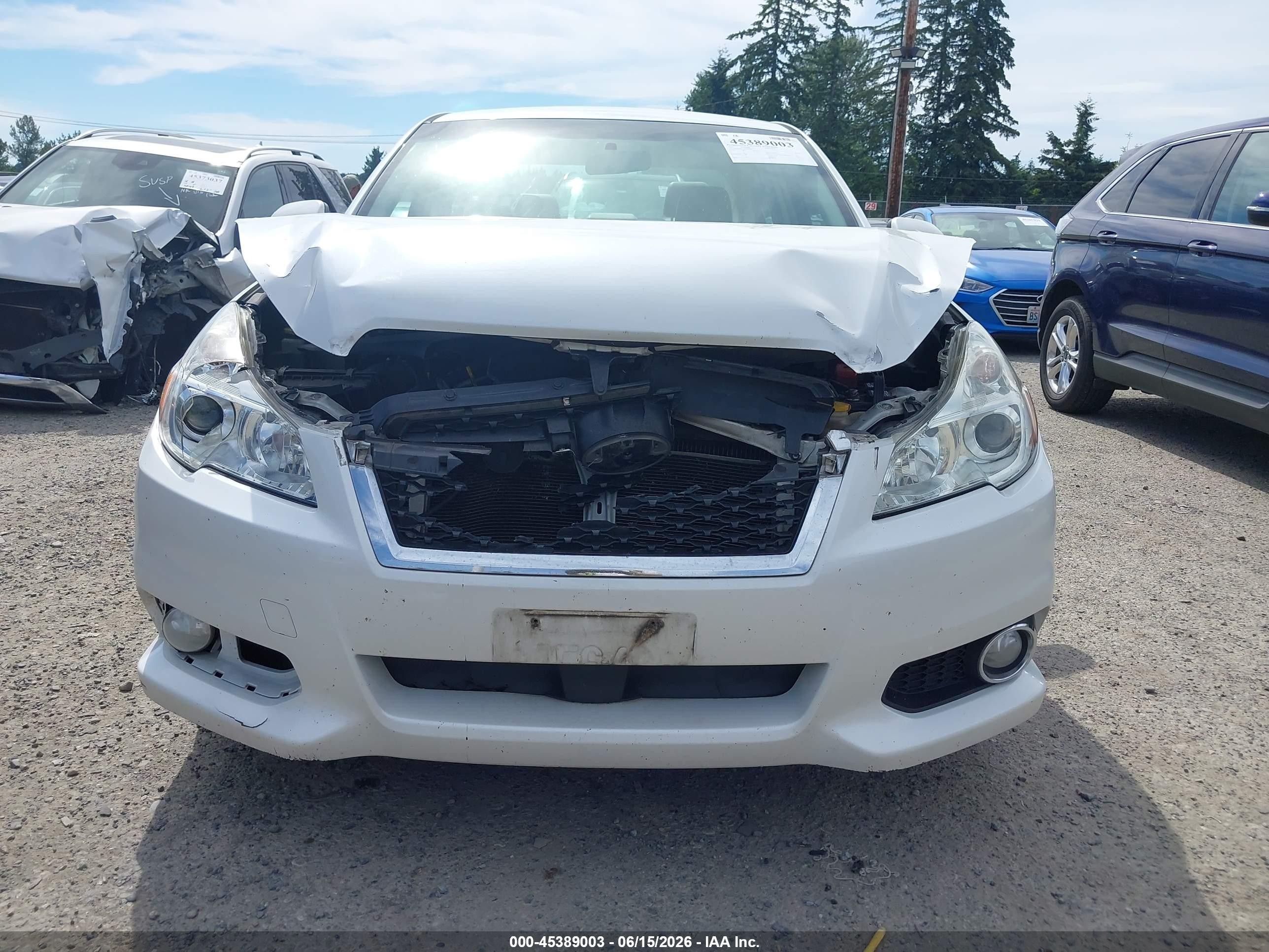 2013 Subaru Legacy 2.5i Limited White vin: 4S3BMBK61D3048606