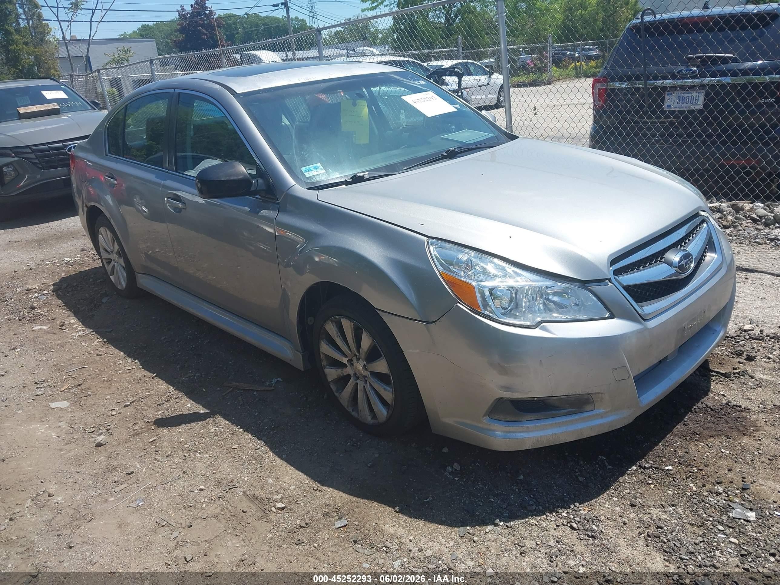 2010 Subaru Legacy 2.5i Limited Silver vin: 4S3BMBK62A3227684