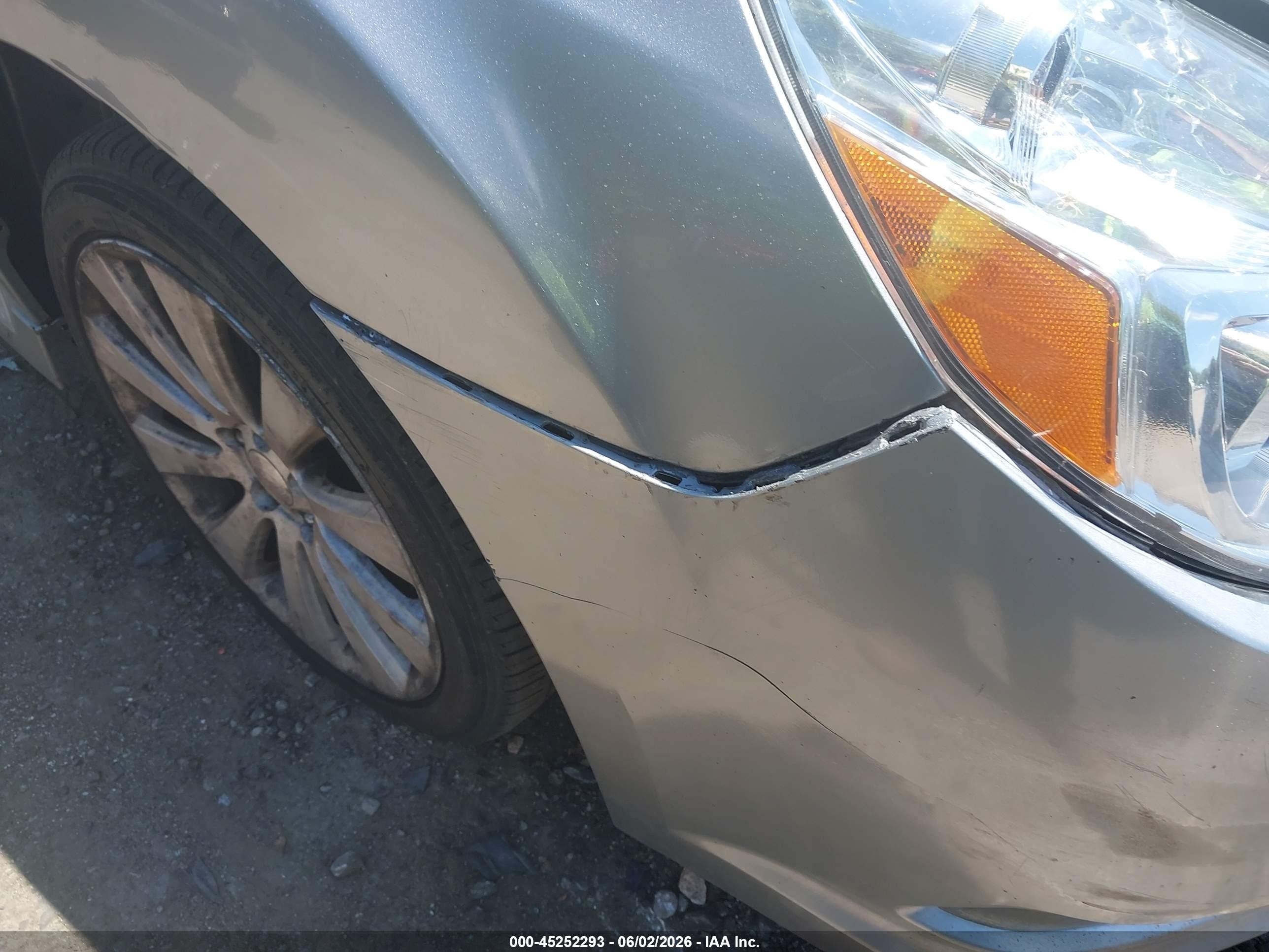2010 Subaru Legacy 2.5i Limited Silver vin: 4S3BMBK62A3227684