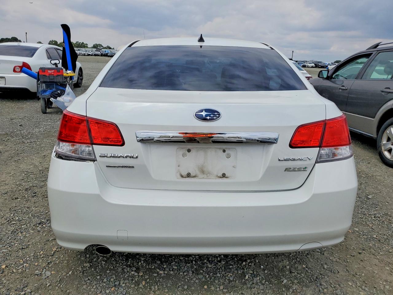 2011 Subaru Legacy 2.5i Limited White vin: 4S3BMBK62B3241506