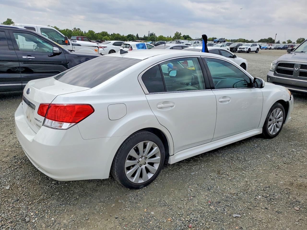 2011 Subaru Legacy 2.5i Limited White vin: 4S3BMBK62B3241506