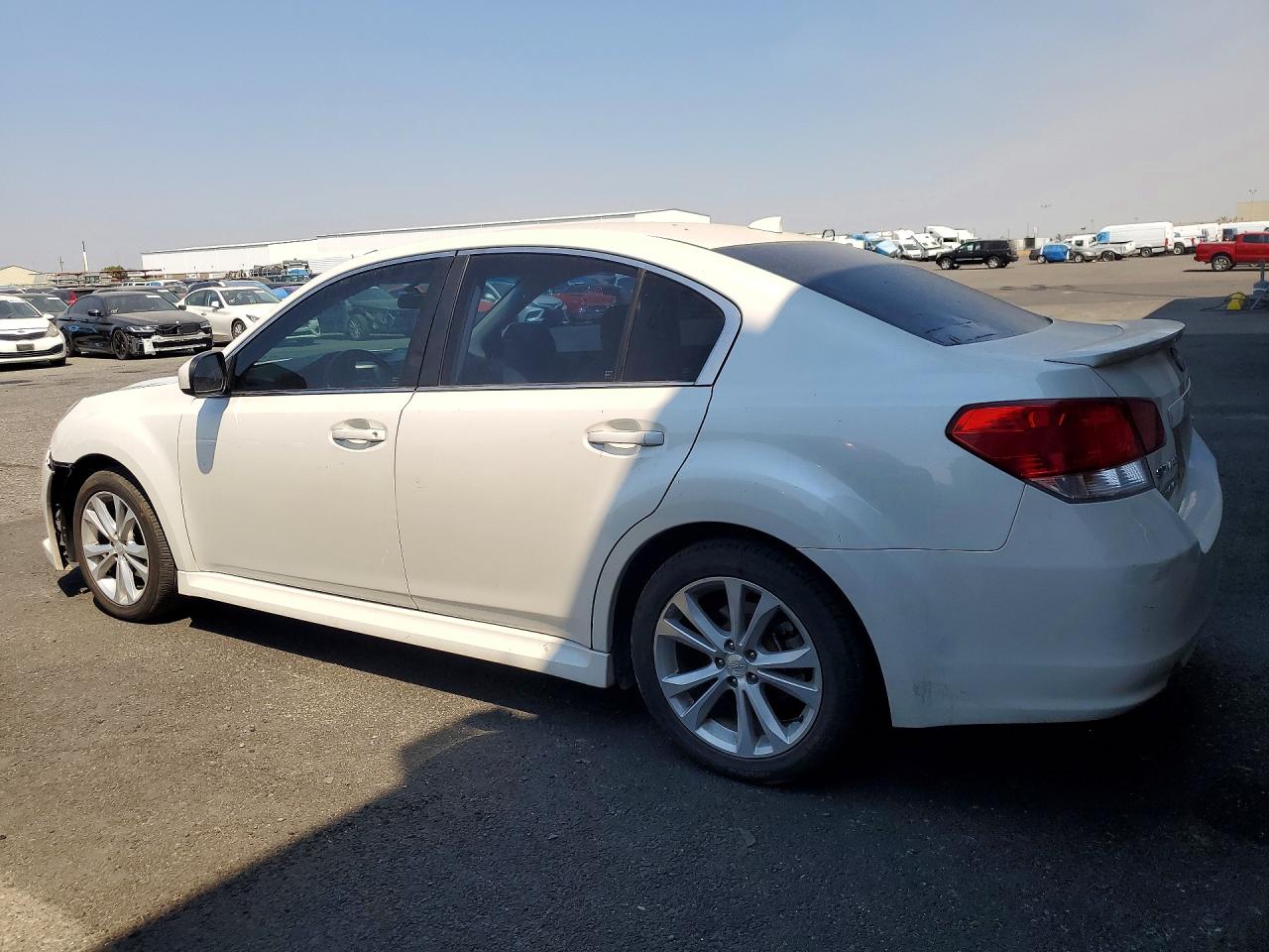 2013 Subaru Legacy 2.5i Limited White vin: 4S3BMBK62D3045696