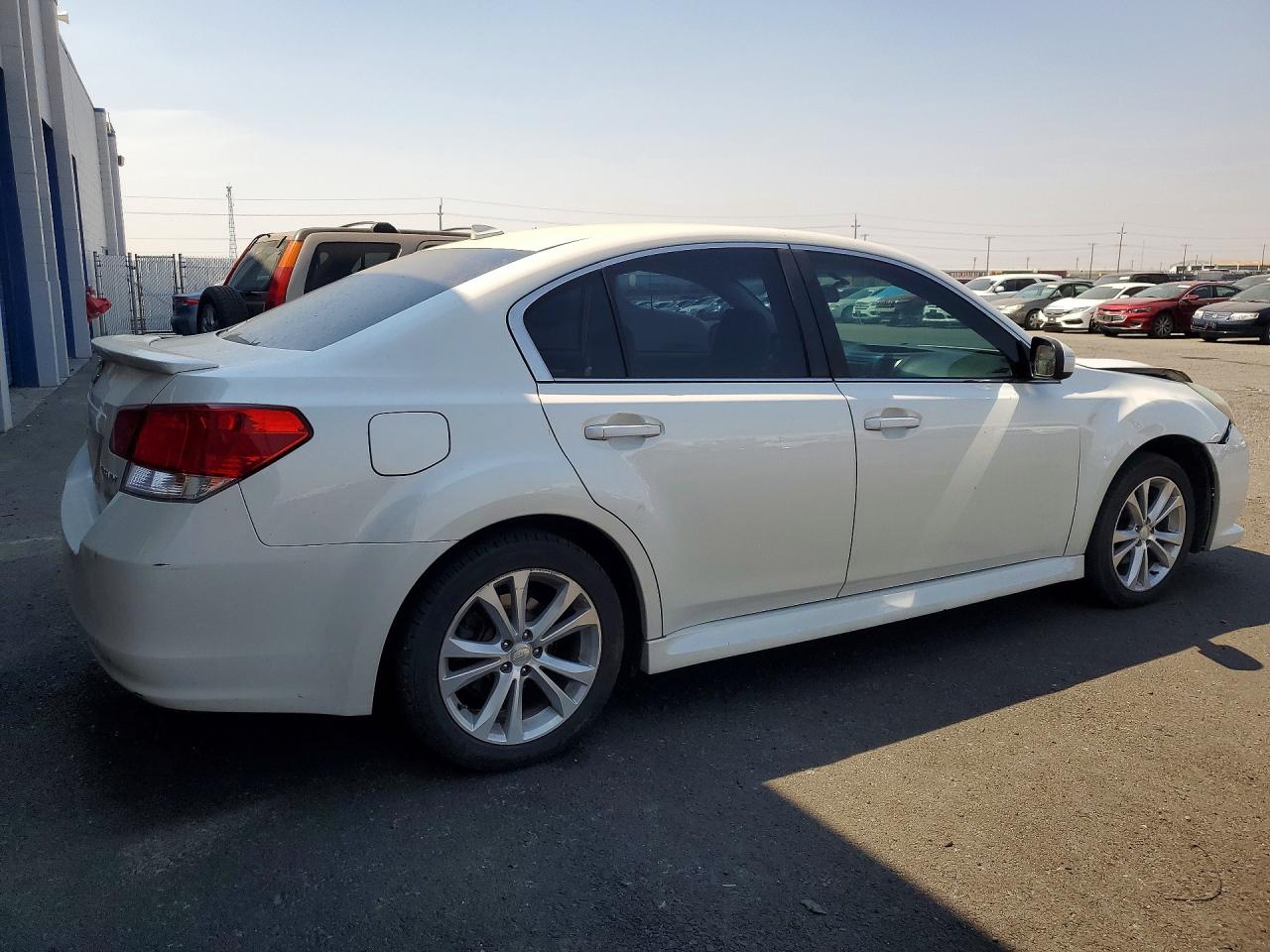 2013 Subaru Legacy 2.5i Limited White vin: 4S3BMBK62D3045696