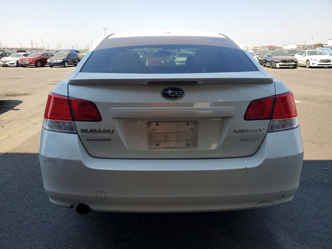 2013 Subaru Legacy 2.5i Limited White vin: 4S3BMBK62D3045696
