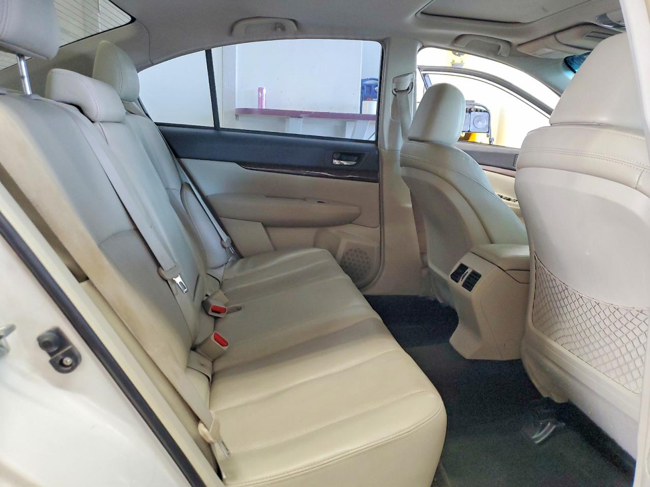 2013 Subaru Legacy 2.5i Limited White vin: 4S3BMBK62D3045696