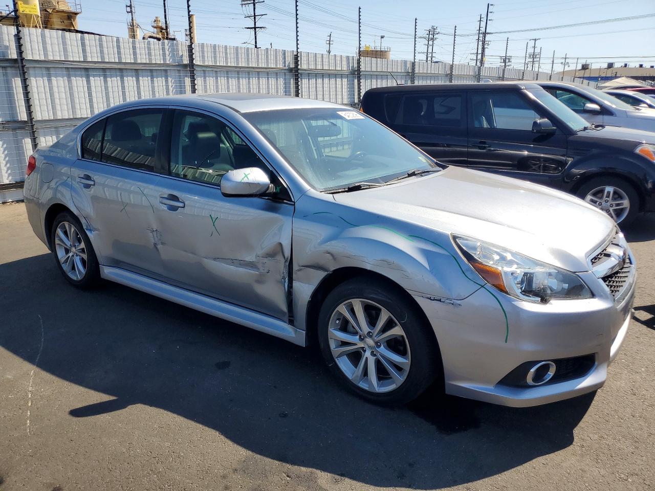 2013 Subaru Legacy 2.5i Limited Silver vin: 4S3BMBK63D3011069