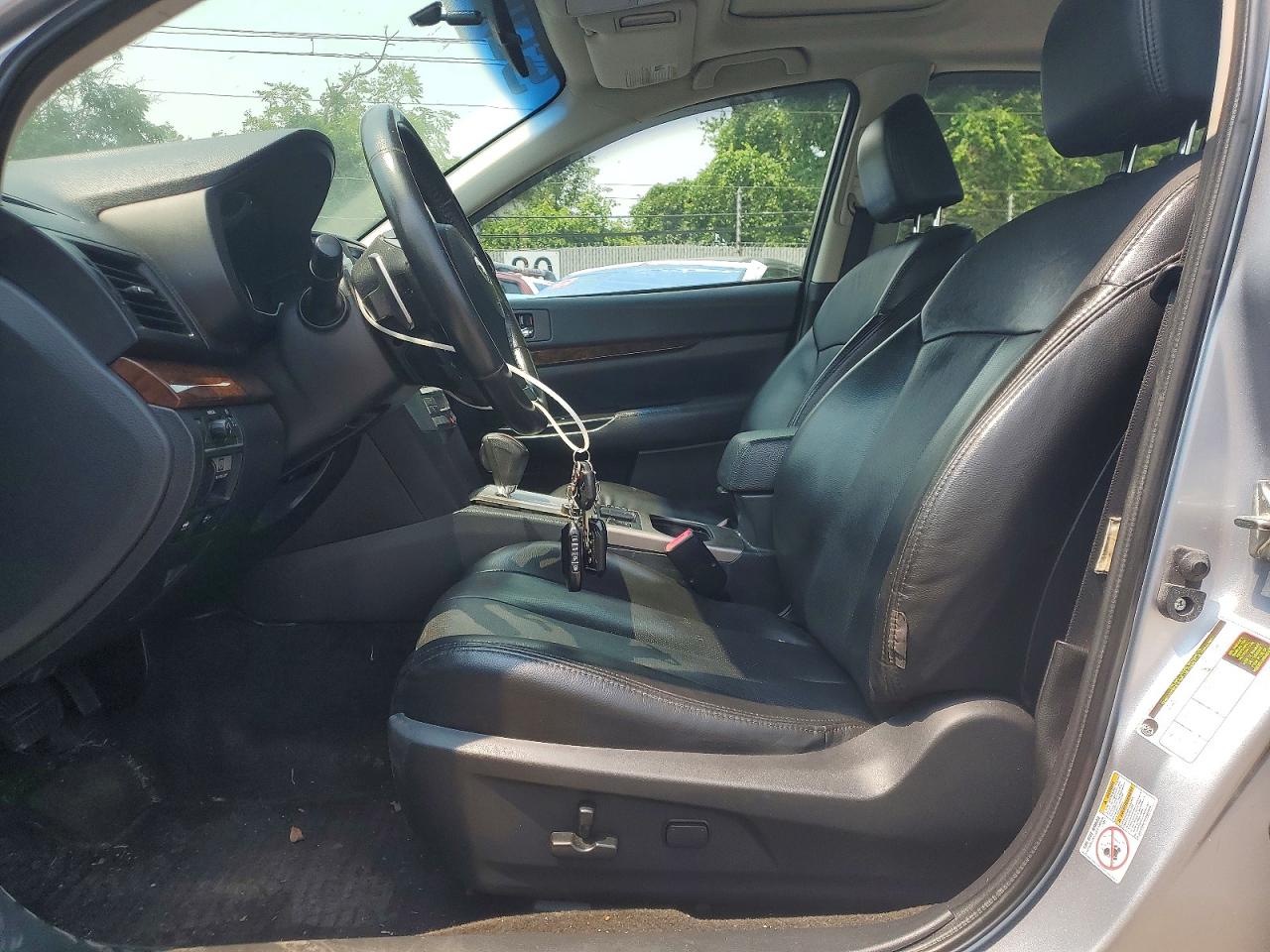 2013 Subaru Legacy 2.5i Limited Silver vin: 4S3BMBK63D3030978