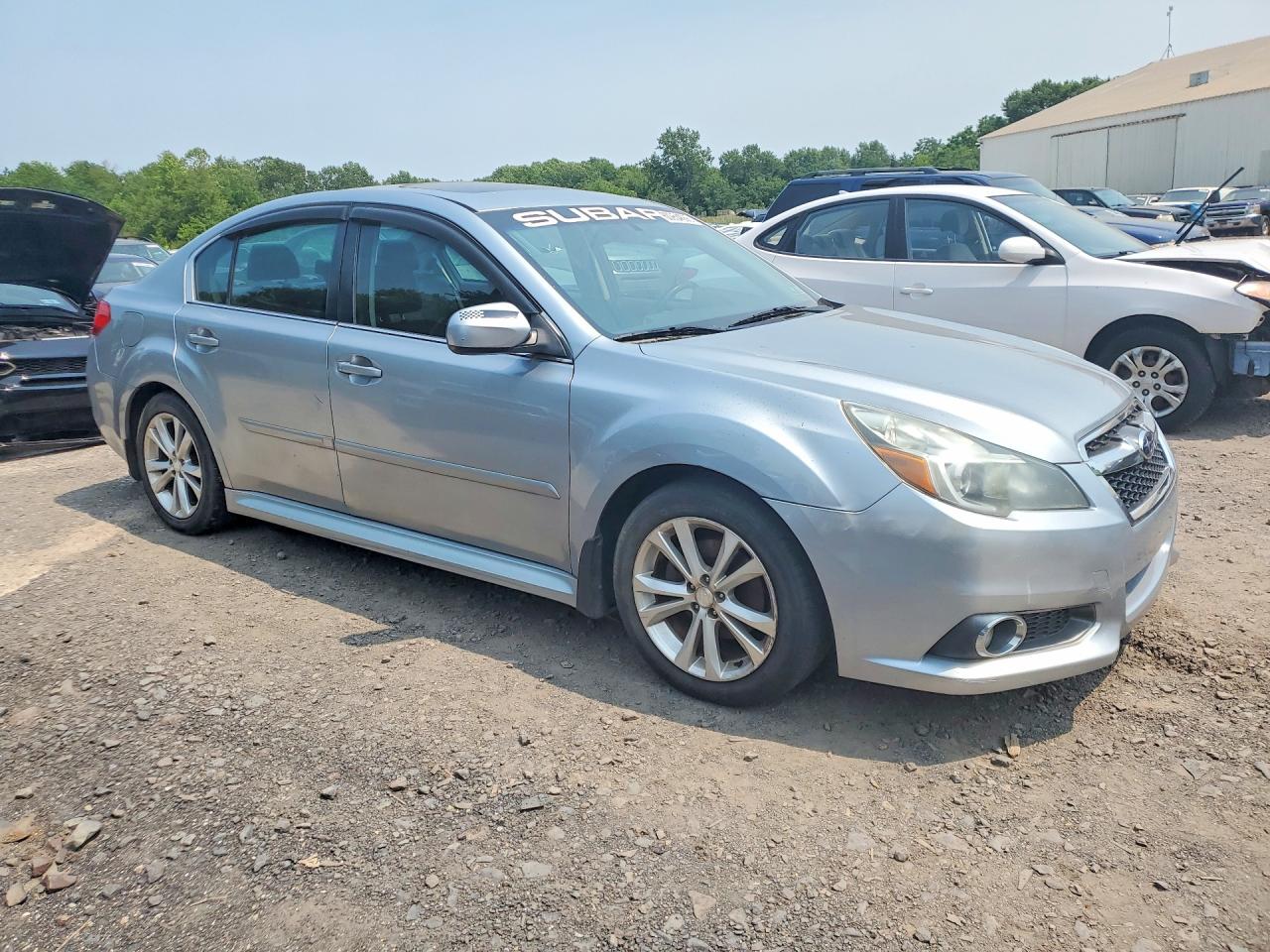 2013 Subaru Legacy 2.5i Limited Silver vin: 4S3BMBK63D3030978