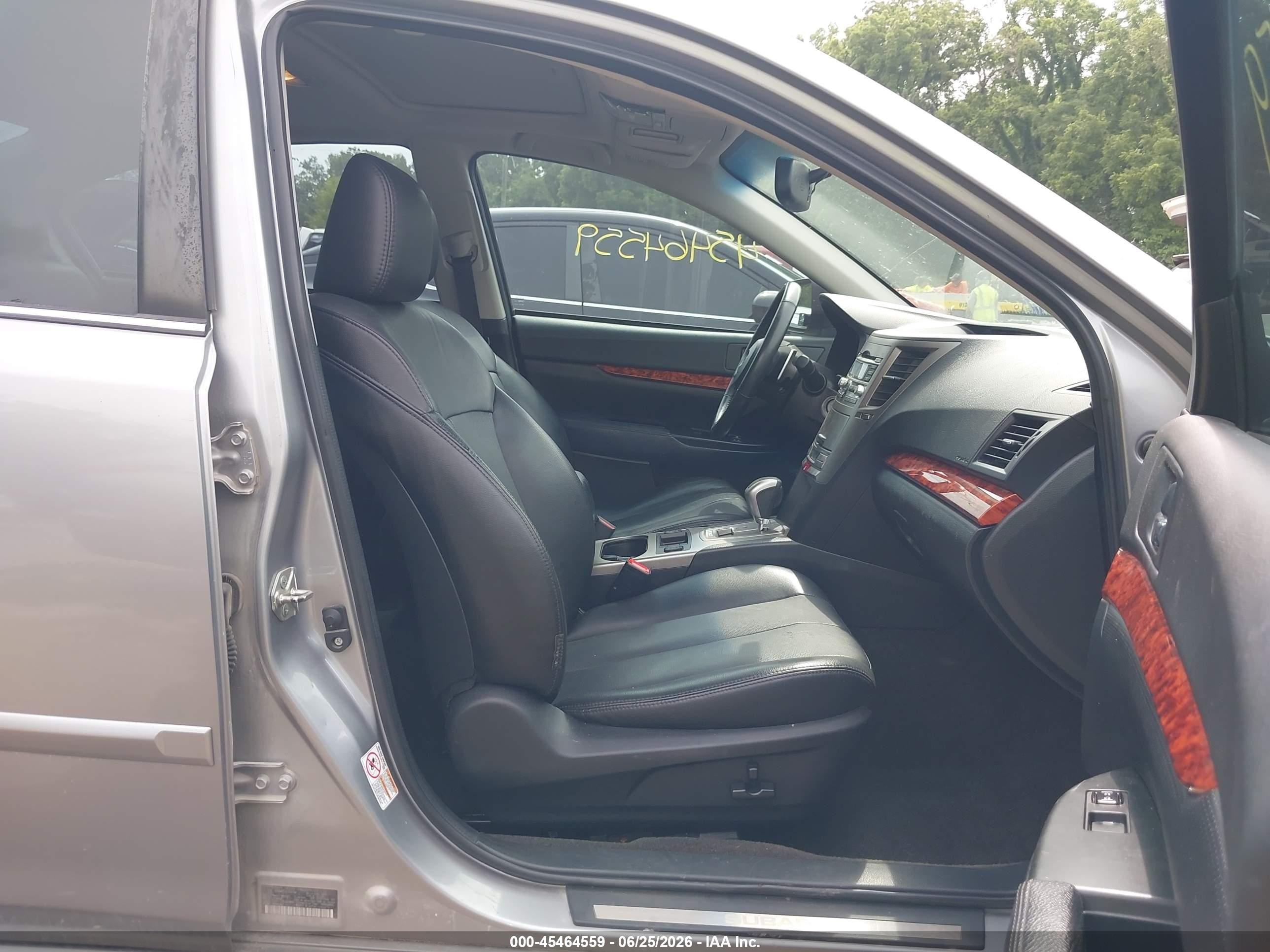 2011 Subaru Legacy 2.5i Limited Silver vin: 4S3BMBK64B3256766