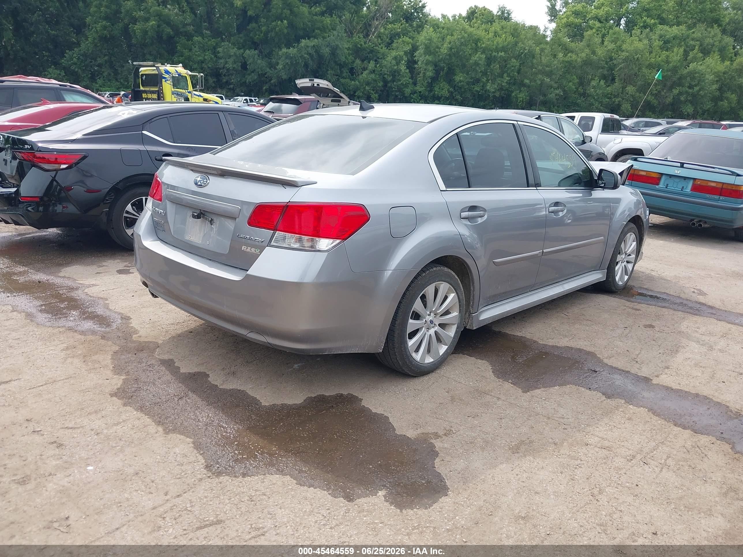 2011 Subaru Legacy 2.5i Limited Silver vin: 4S3BMBK64B3256766