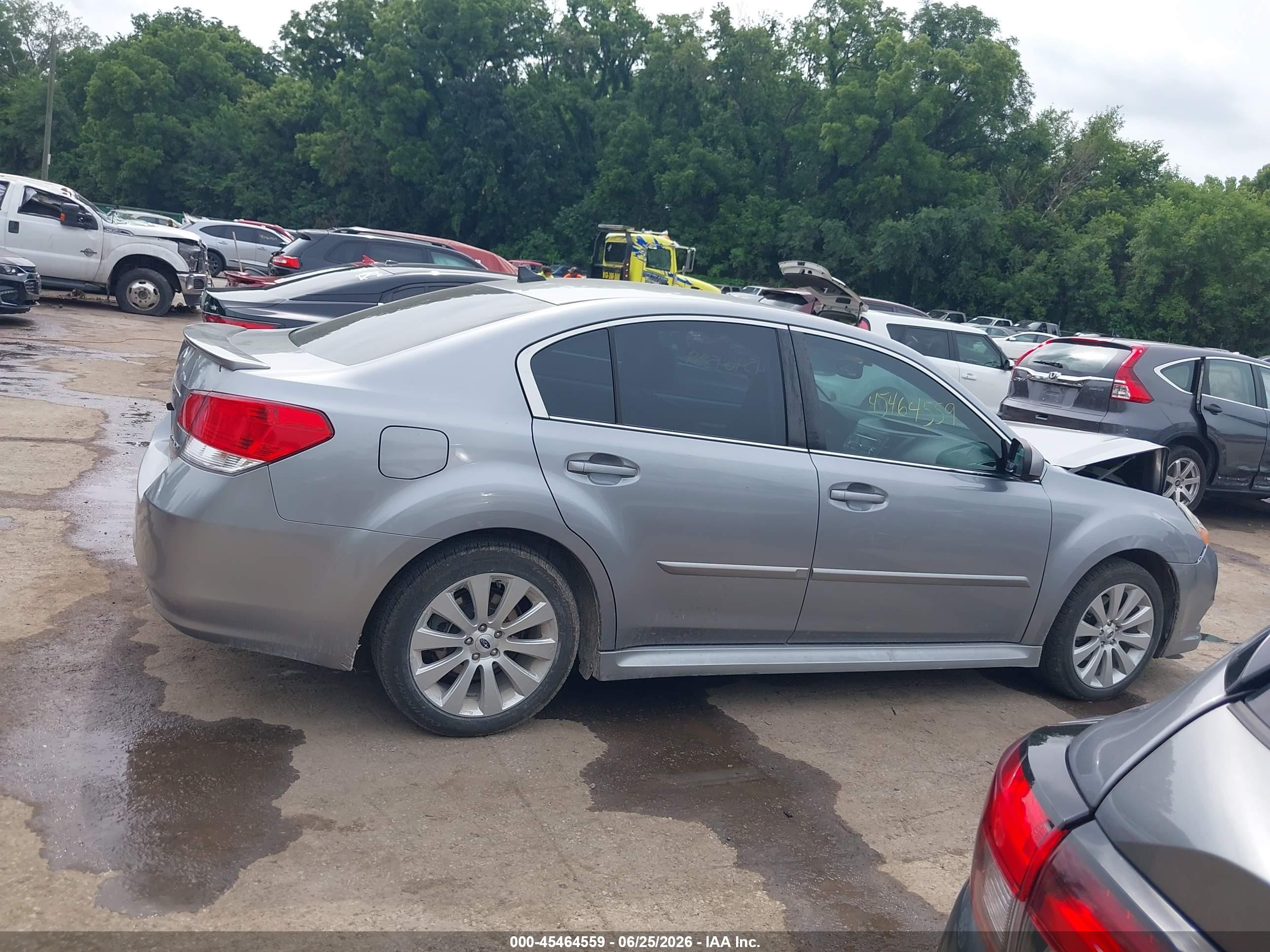2011 Subaru Legacy 2.5i Limited Silver vin: 4S3BMBK64B3256766