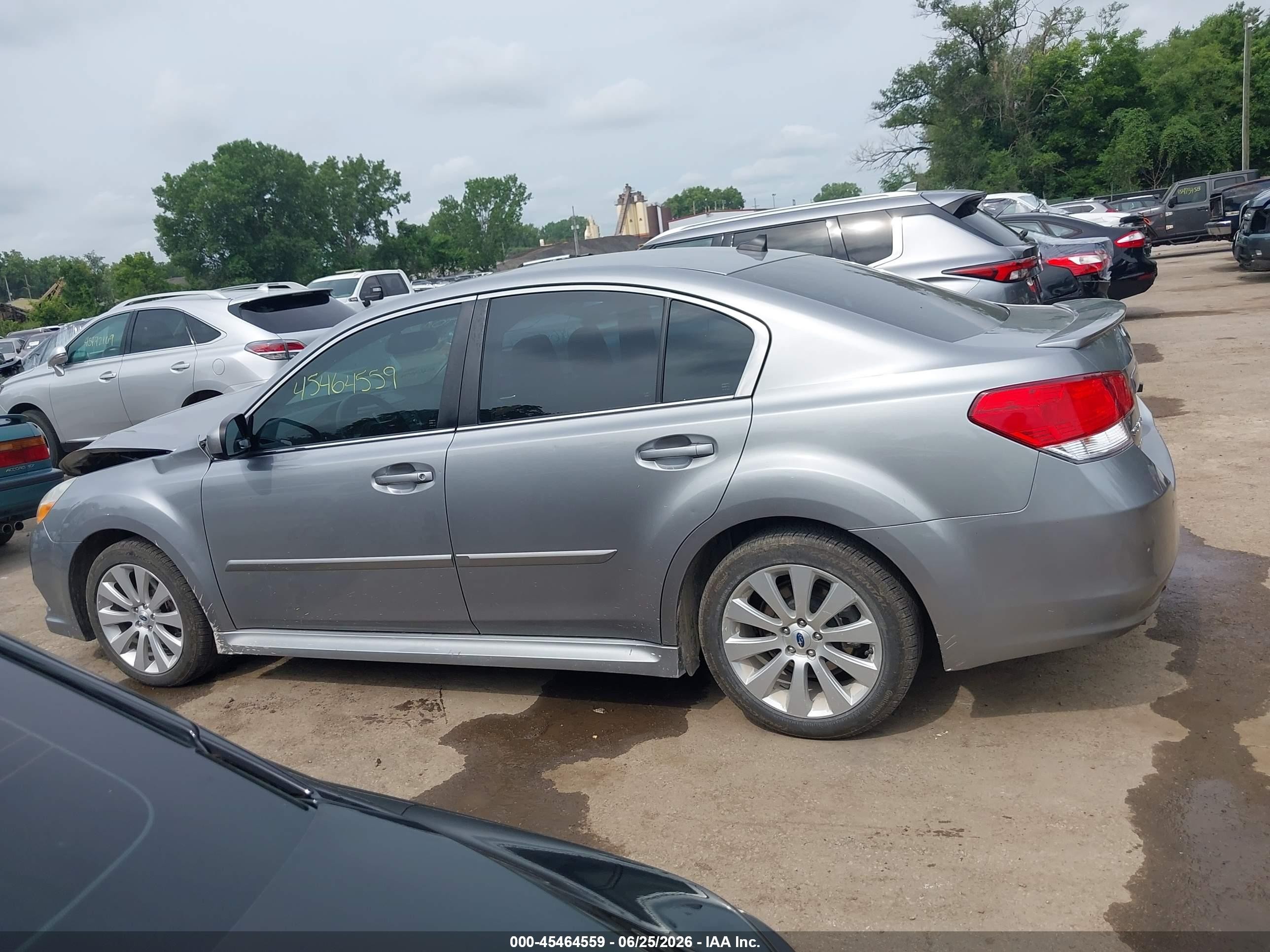 2011 Subaru Legacy 2.5i Limited Silver vin: 4S3BMBK64B3256766