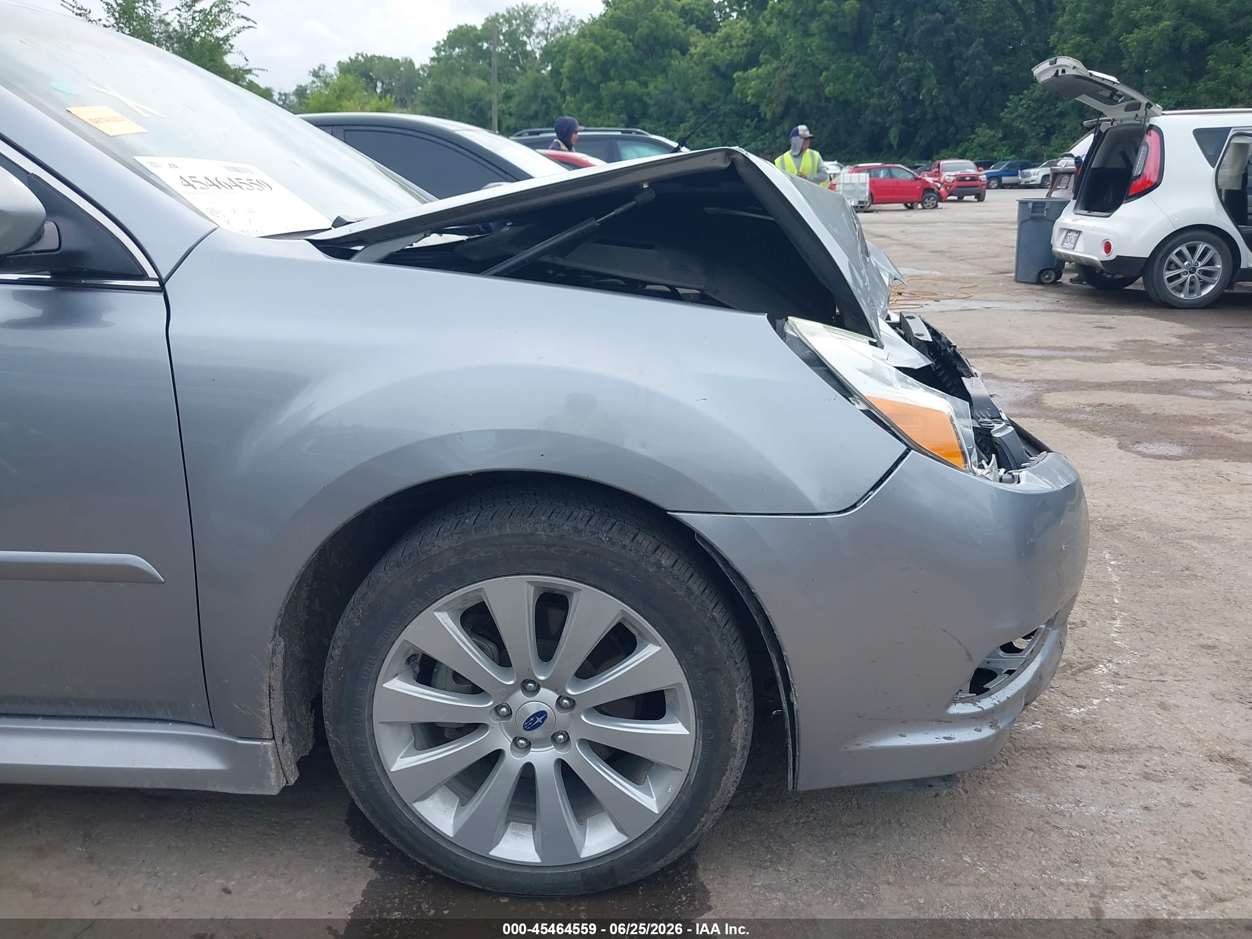 2011 Subaru Legacy 2.5i Limited Silver vin: 4S3BMBK64B3256766