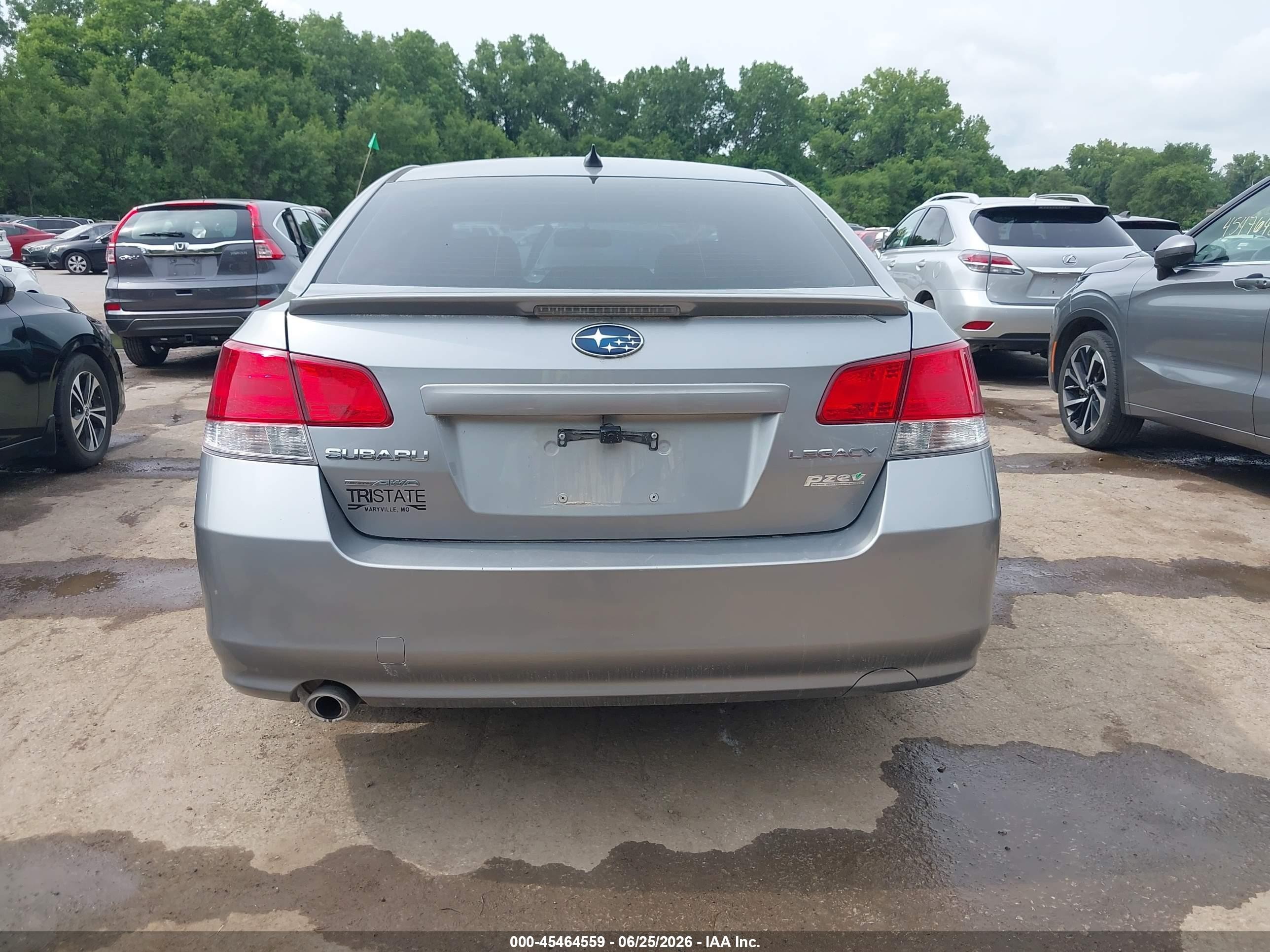 2011 Subaru Legacy 2.5i Limited Silver vin: 4S3BMBK64B3256766