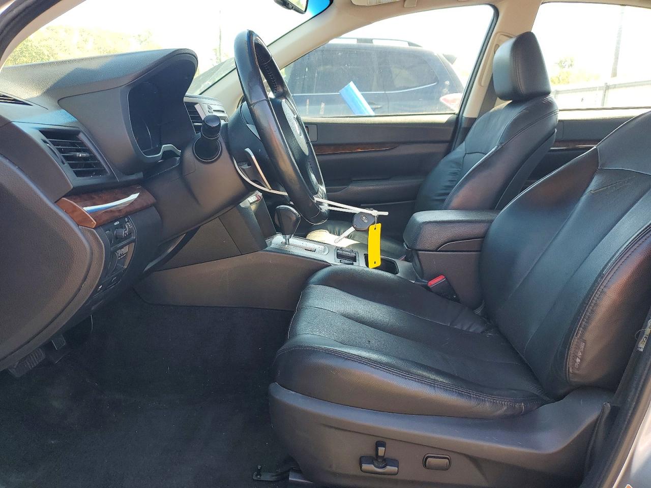2013 Subaru Legacy 2.5i Limited Серебряный vin: 4S3BMBK64D3038703