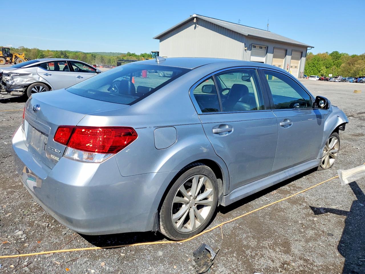 2013 Subaru Legacy 2.5i Limited Серебряный vin: 4S3BMBK64D3038703