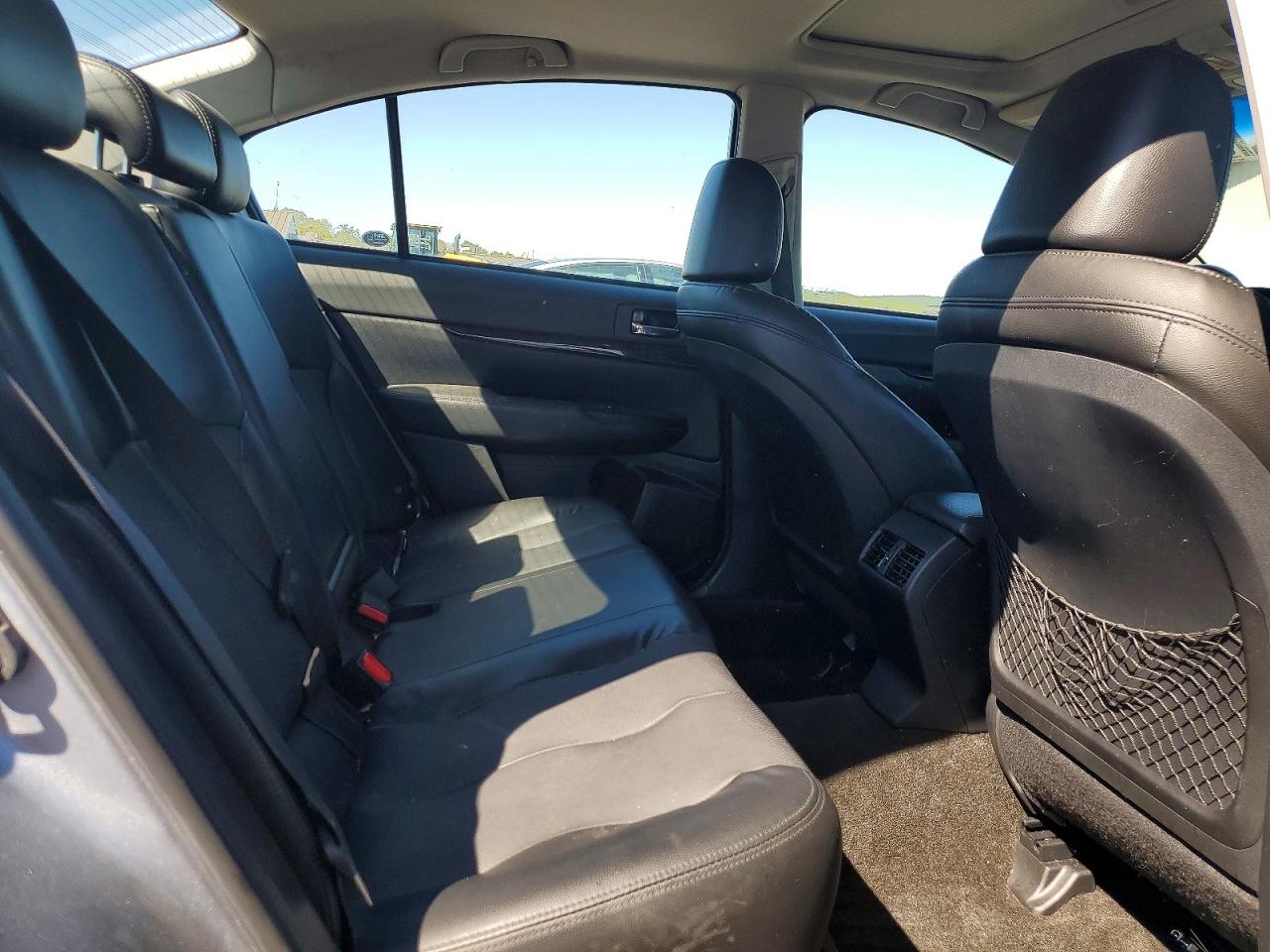 2013 Subaru Legacy 2.5i Limited Серебряный vin: 4S3BMBK64D3038703