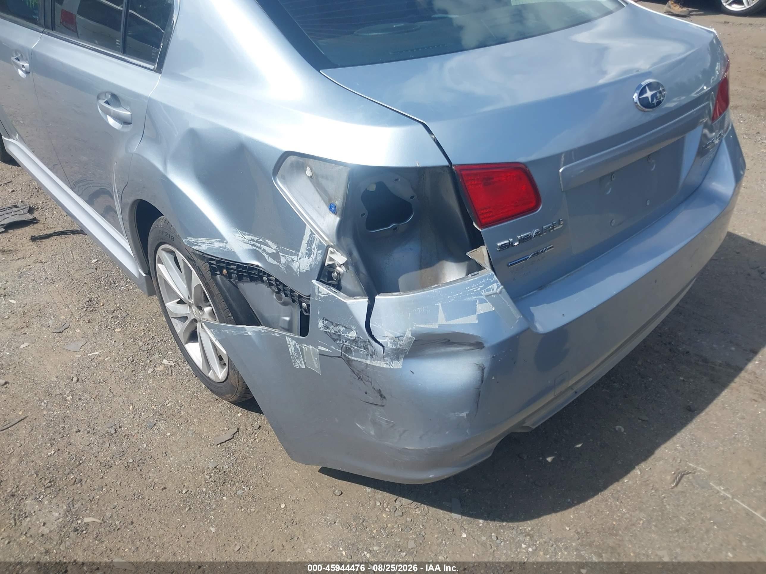 2013 Subaru Legacy 2.5i Limited Серебряный vin: 4S3BMBK64D3047286