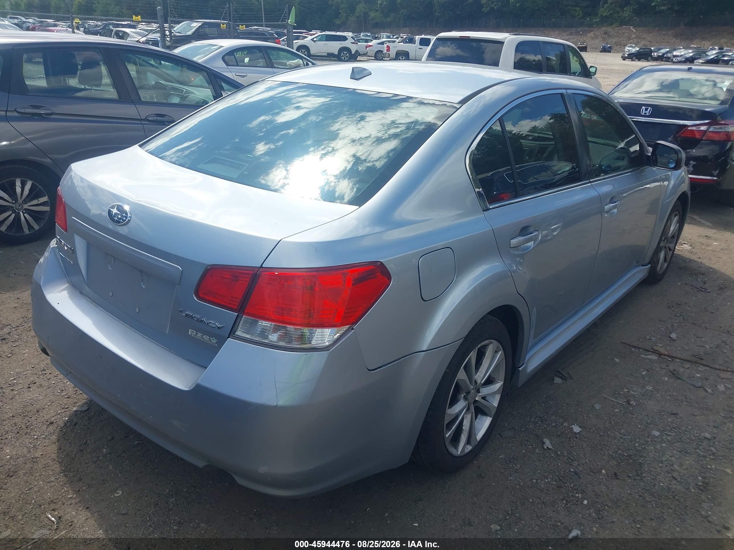 2013 Subaru Legacy 2.5i Limited Серебряный vin: 4S3BMBK64D3047286