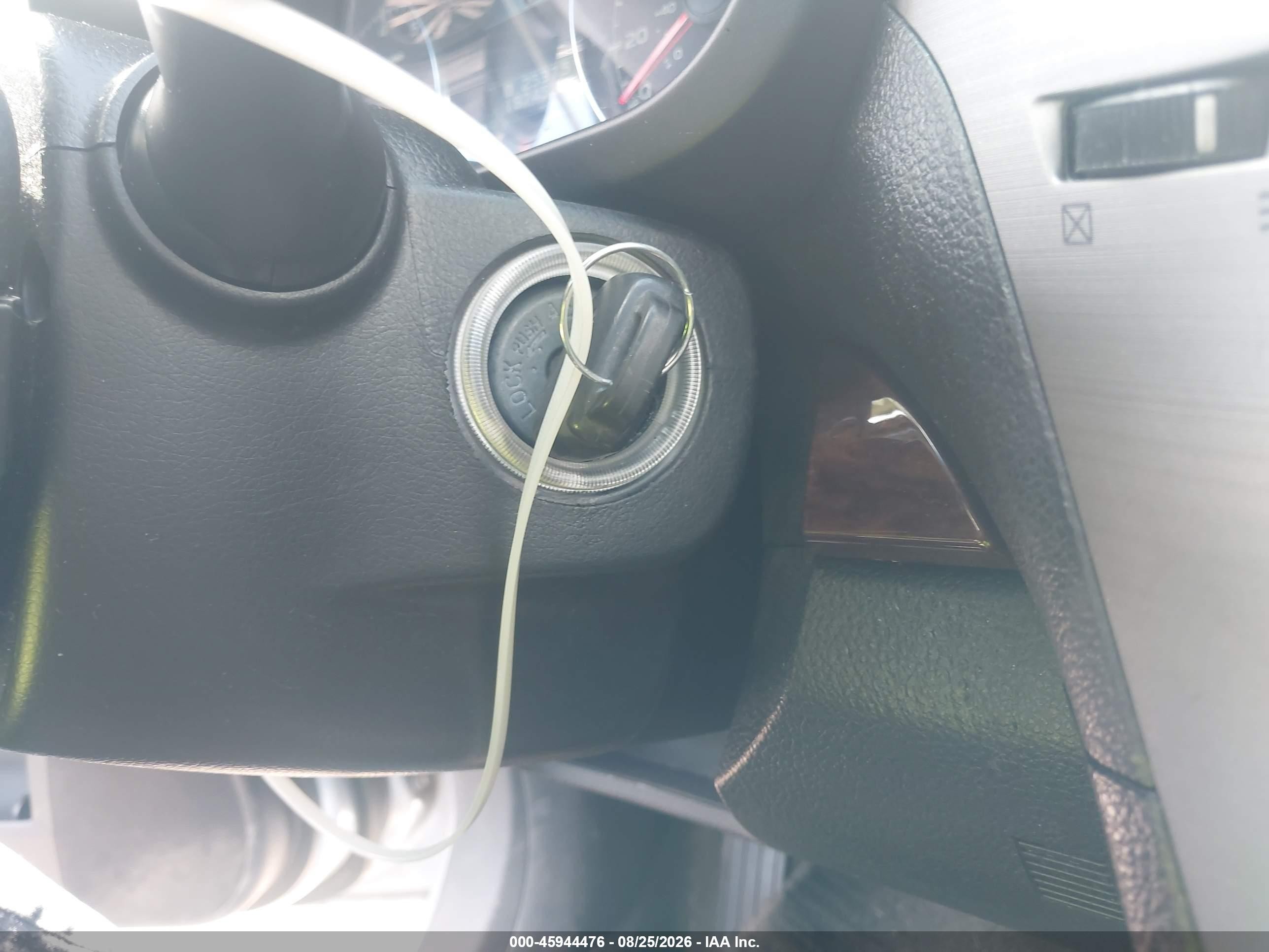 2013 Subaru Legacy 2.5i Limited Серебряный vin: 4S3BMBK64D3047286