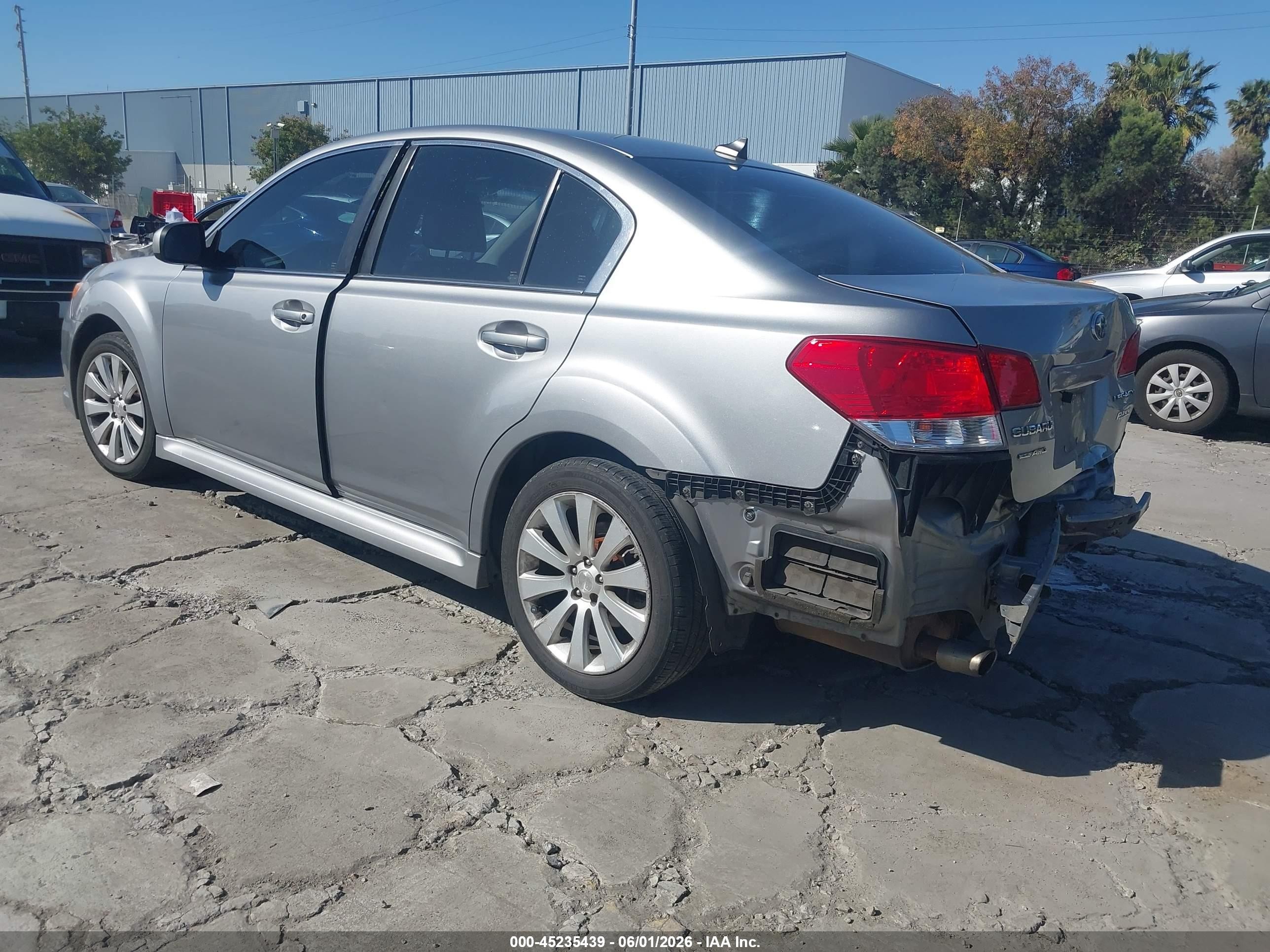 2011 Subaru Legacy 2.5i Limited Silver vin: 4S3BMBK65B3220083